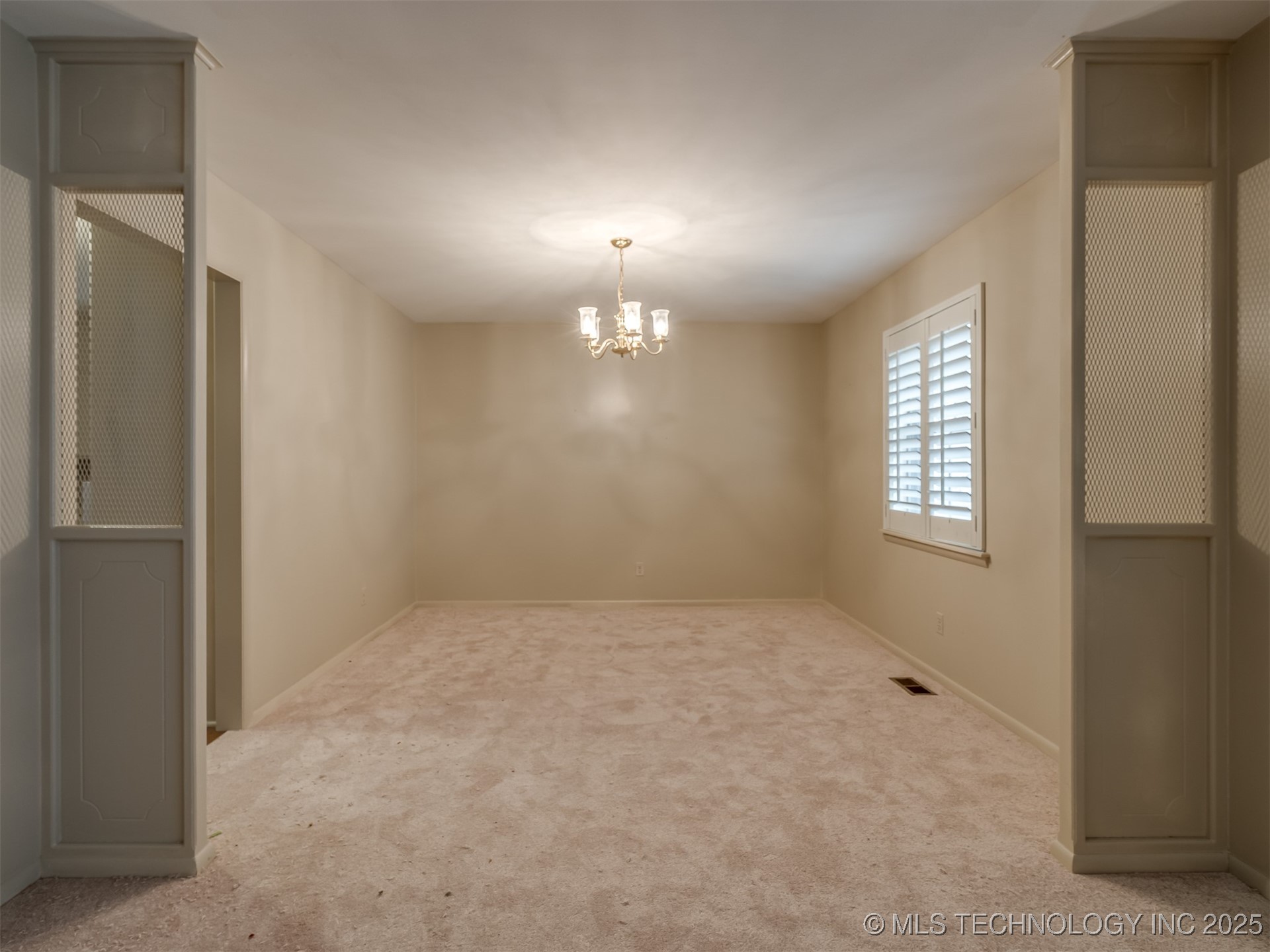 1808 E 58th Street Property Photo 6
