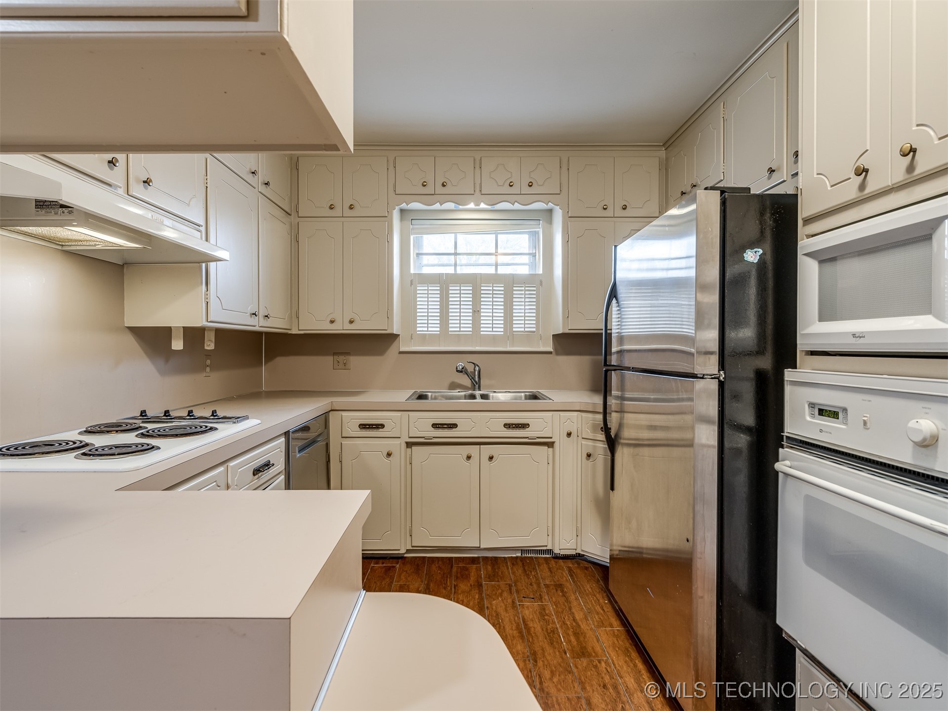 1808 E 58th Street Property Photo 16