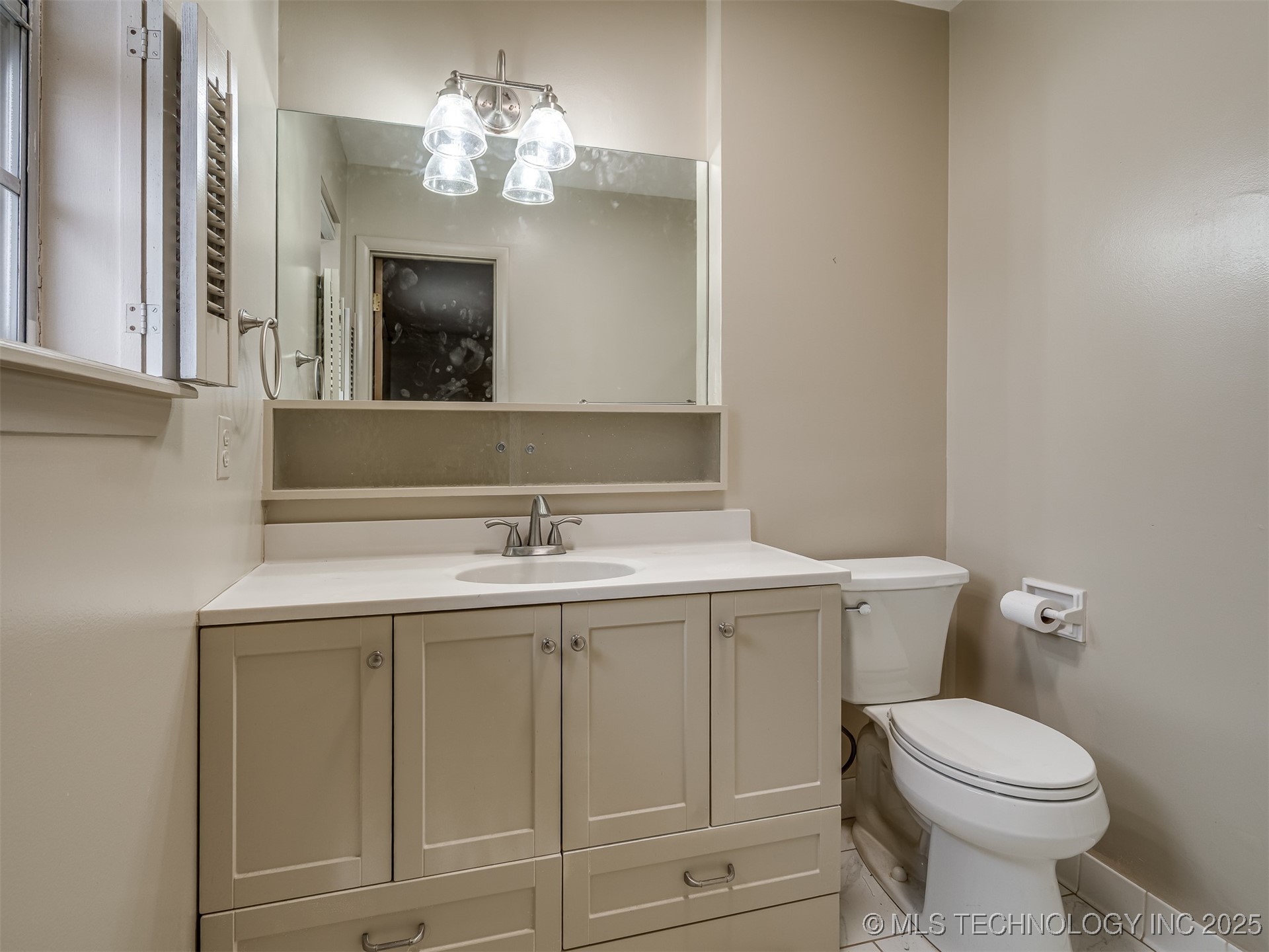 1808 E 58th Street Property Photo 26