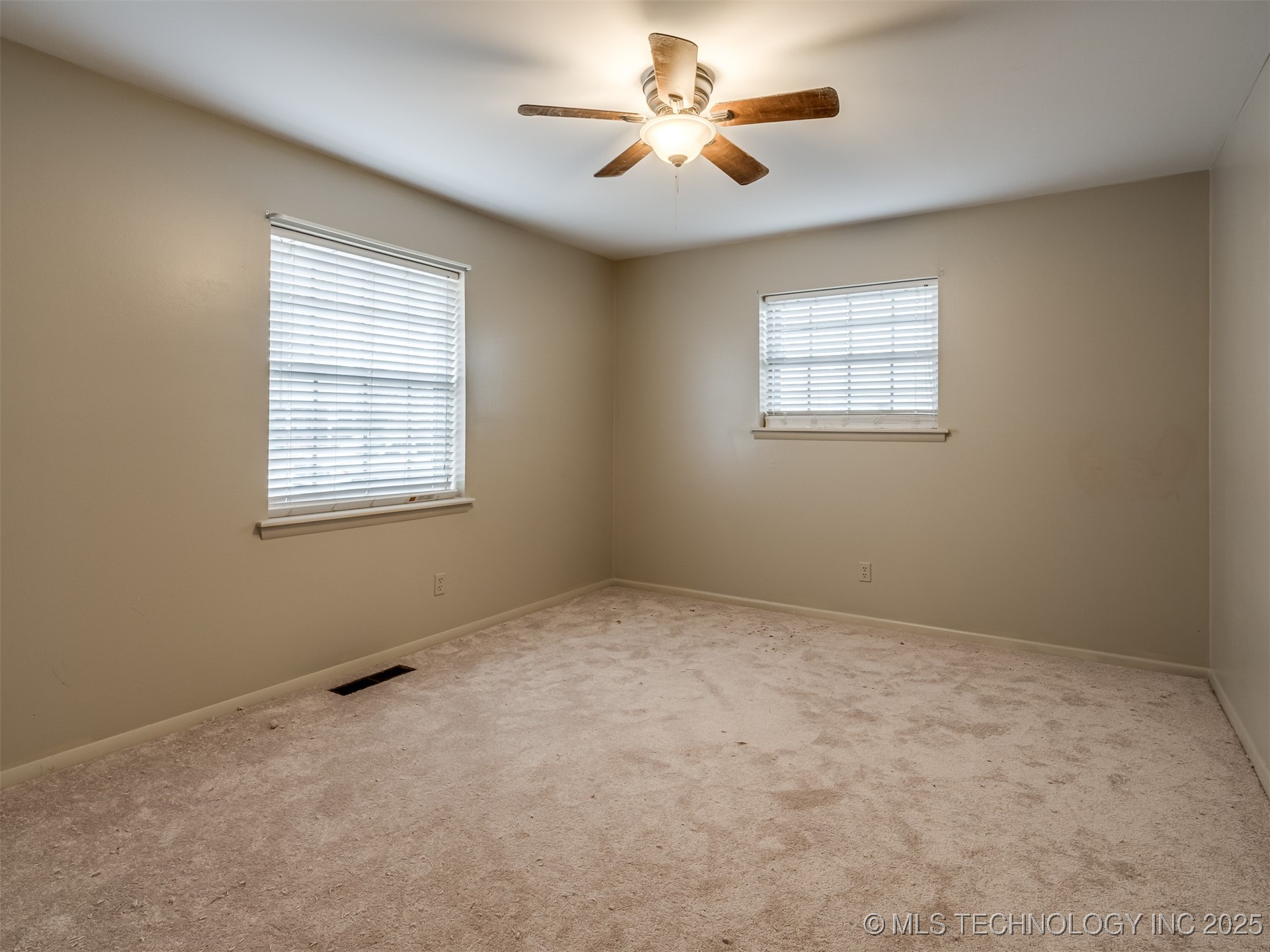 1808 E 58th Street Property Photo 31