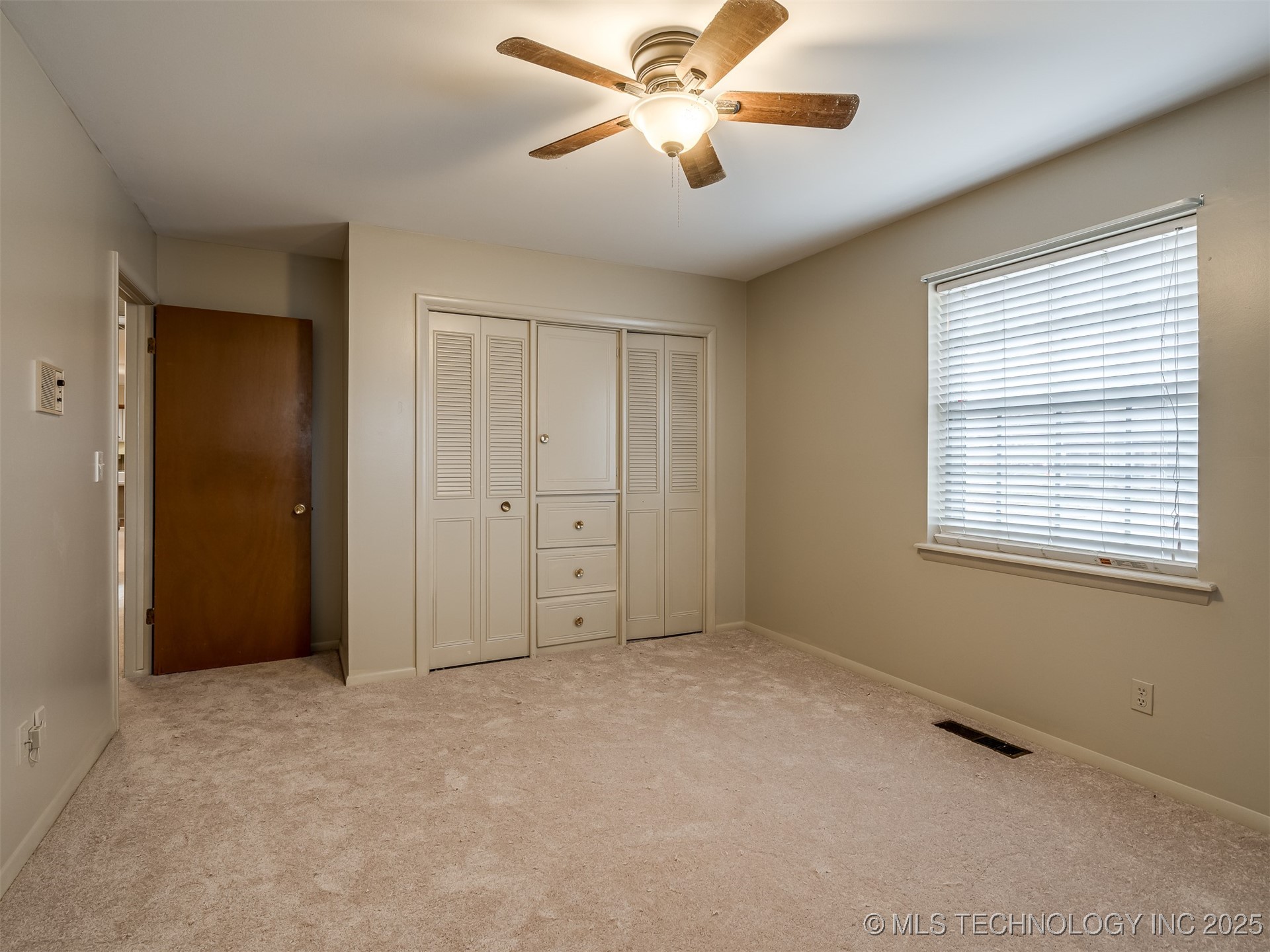 1808 E 58th Street Property Photo 32