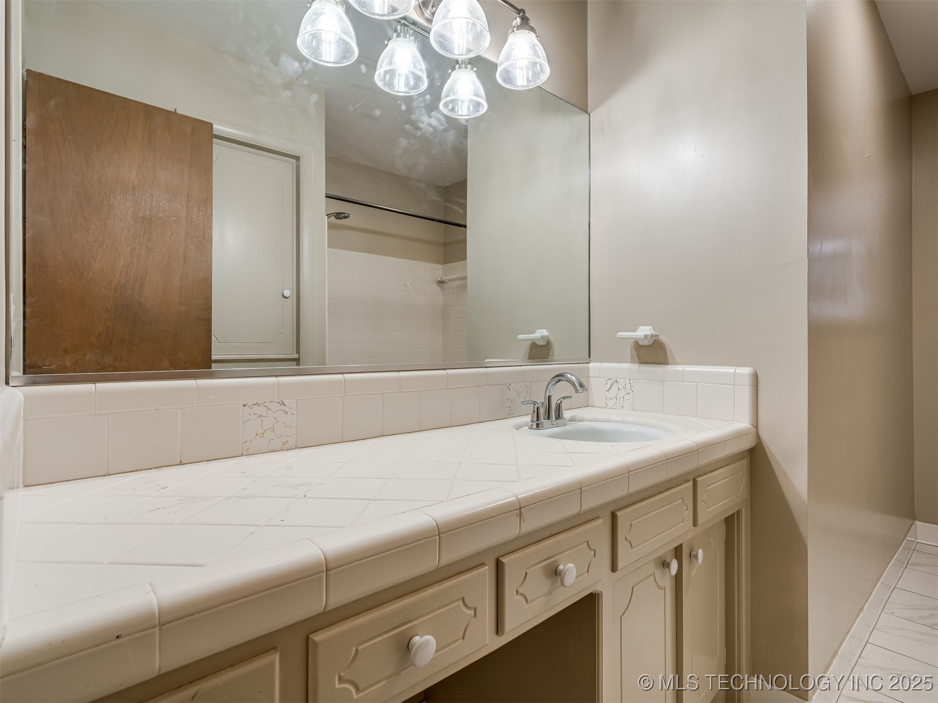 1808 E 58th Street Property Photo 34