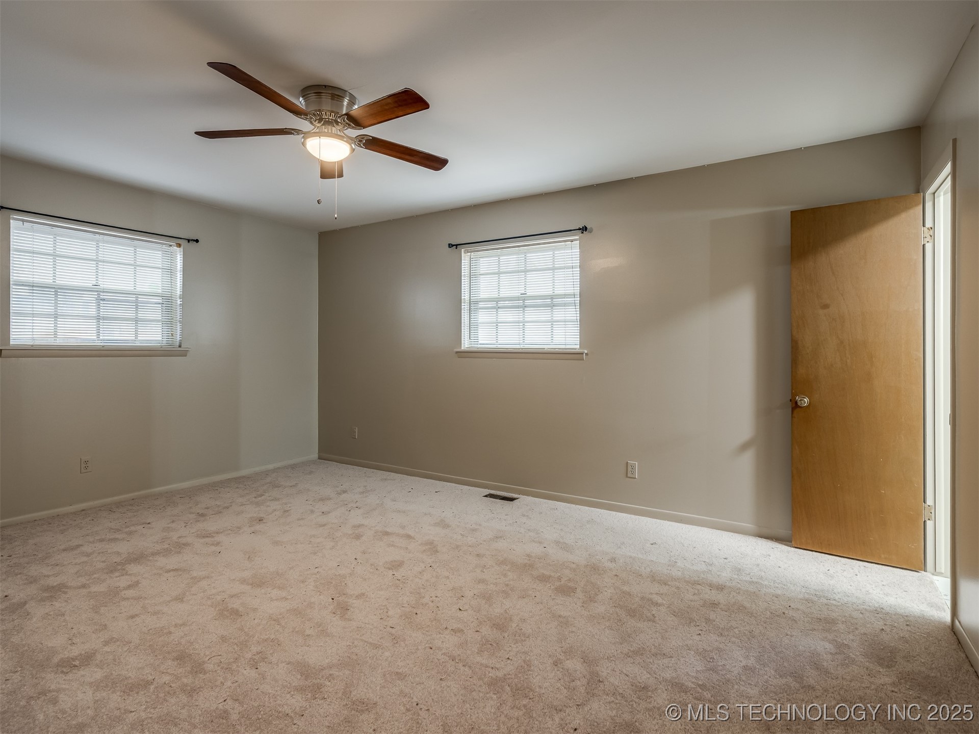 1808 E 58th Street Property Photo 37