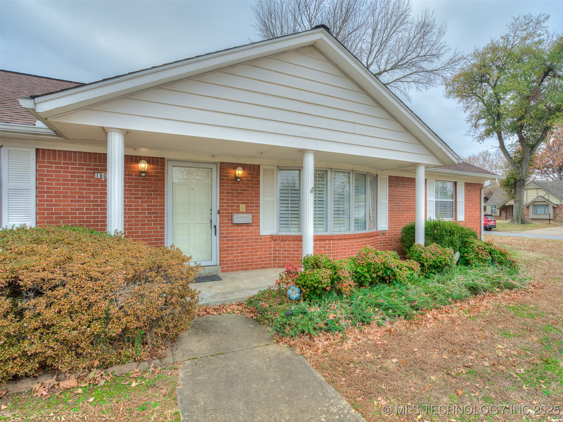 1808 E 58th Street Property Photo 46