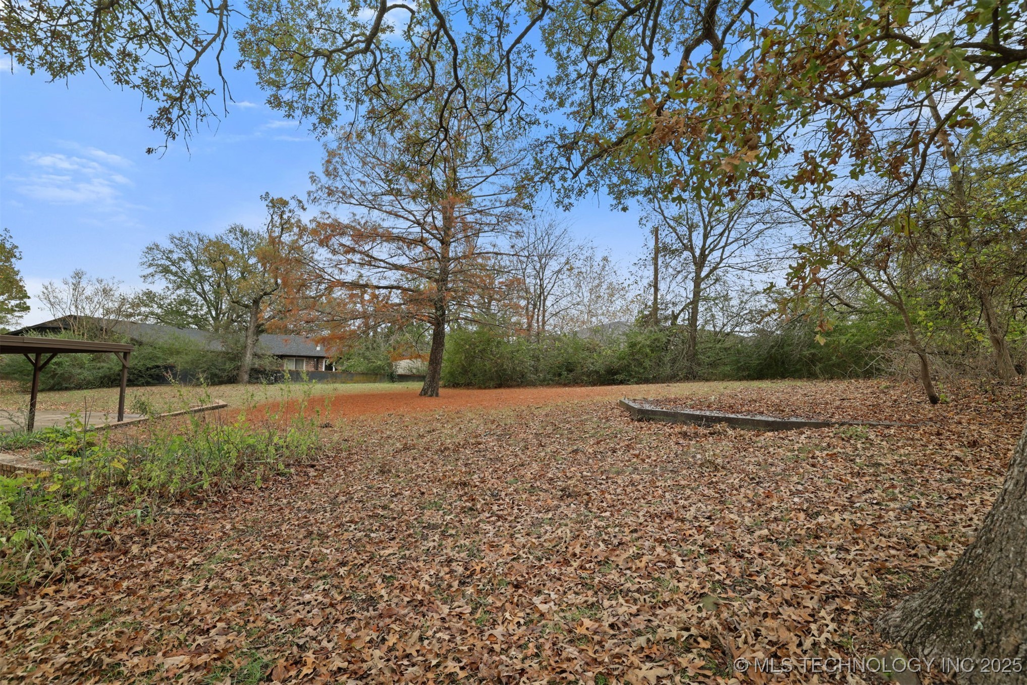 921 Crooked Oak Drive Property Photo 7