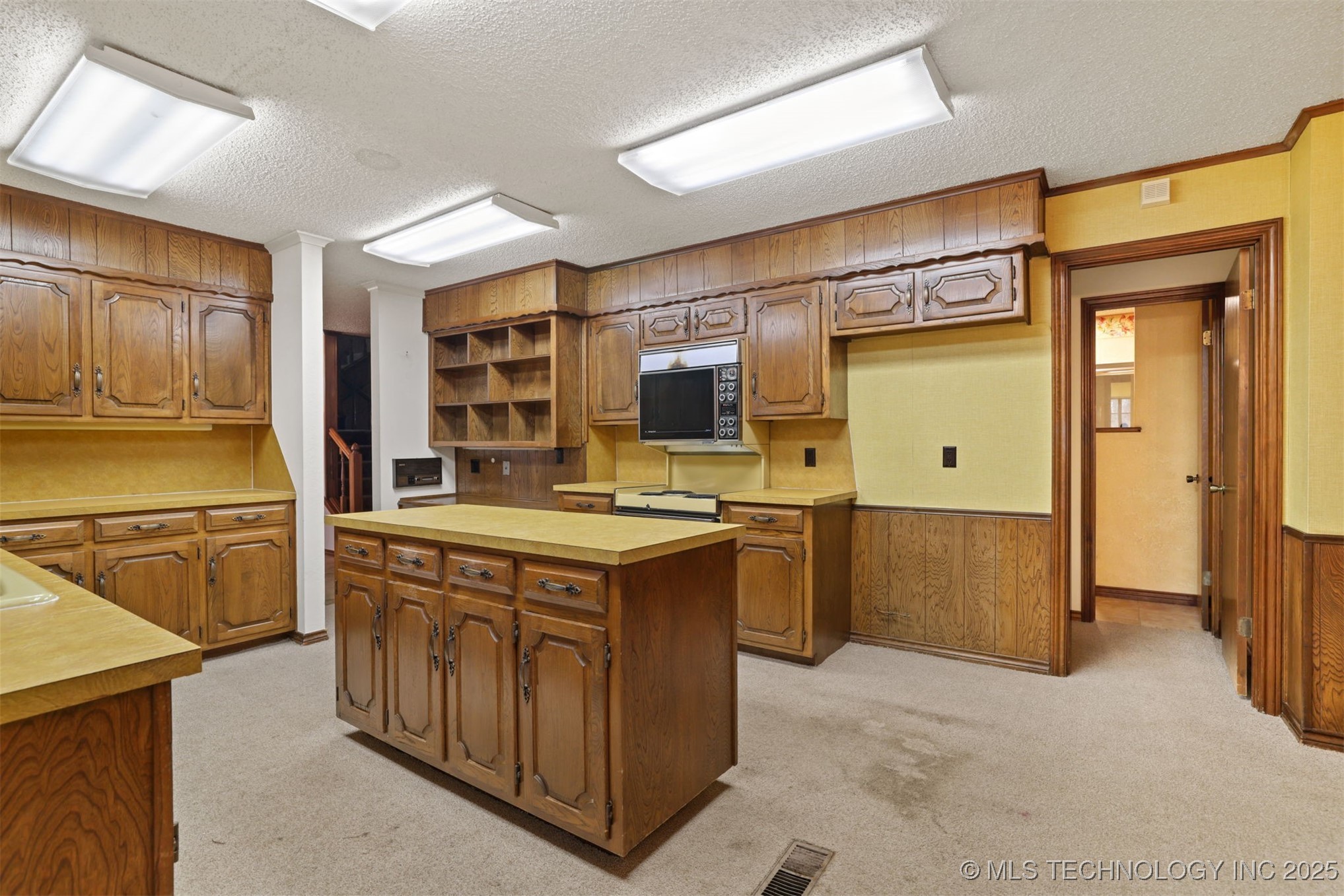 921 Crooked Oak Drive Property Photo 12