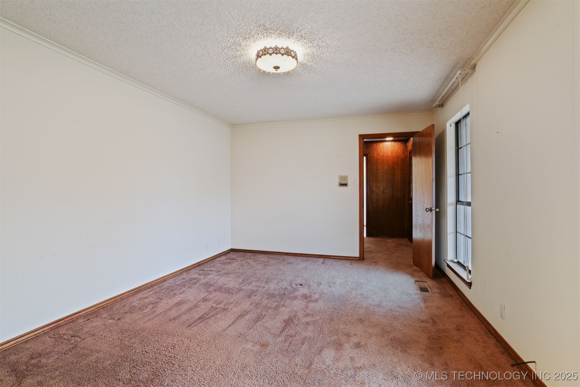 921 Crooked Oak Drive Property Photo 16