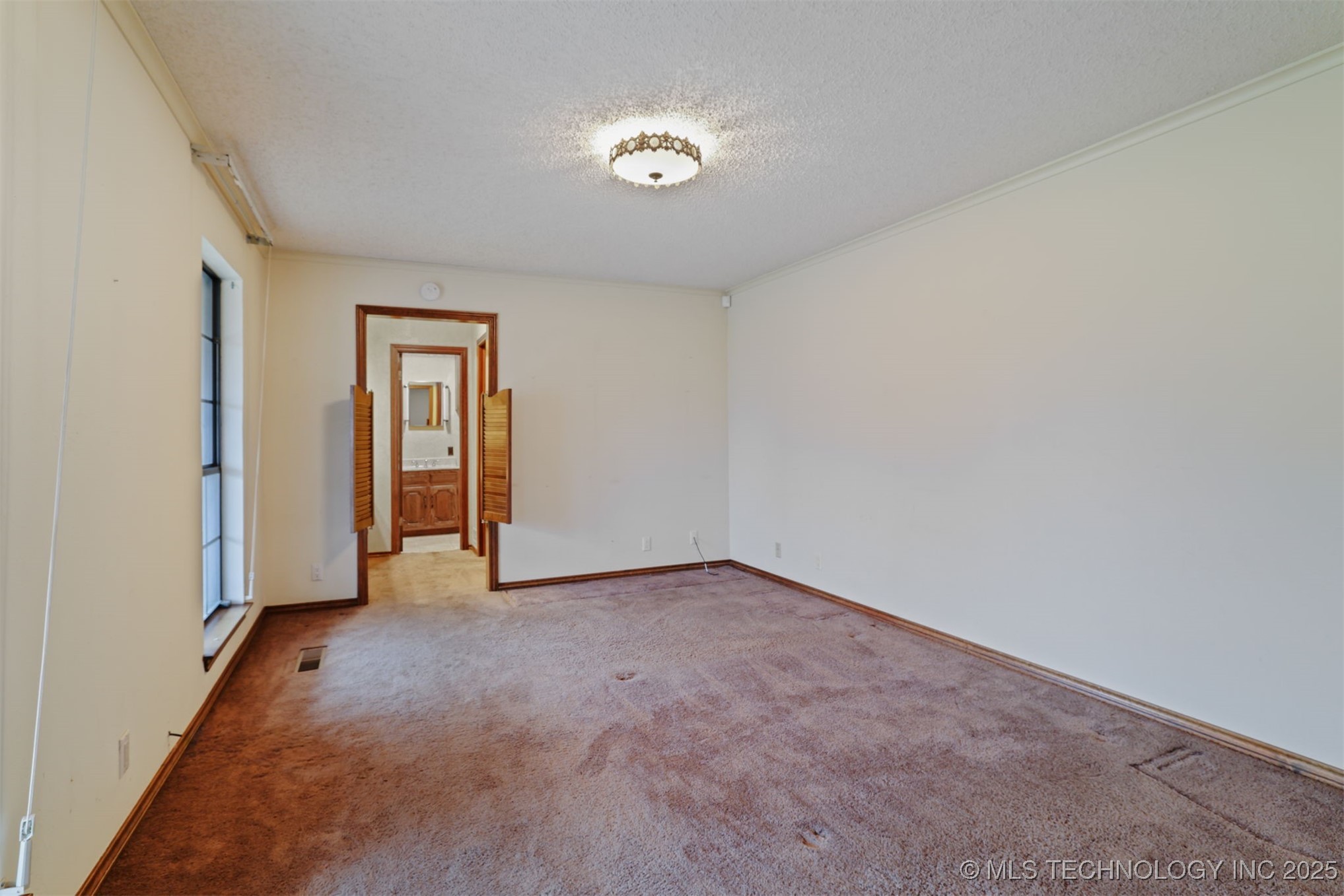 921 Crooked Oak Drive Property Photo 17