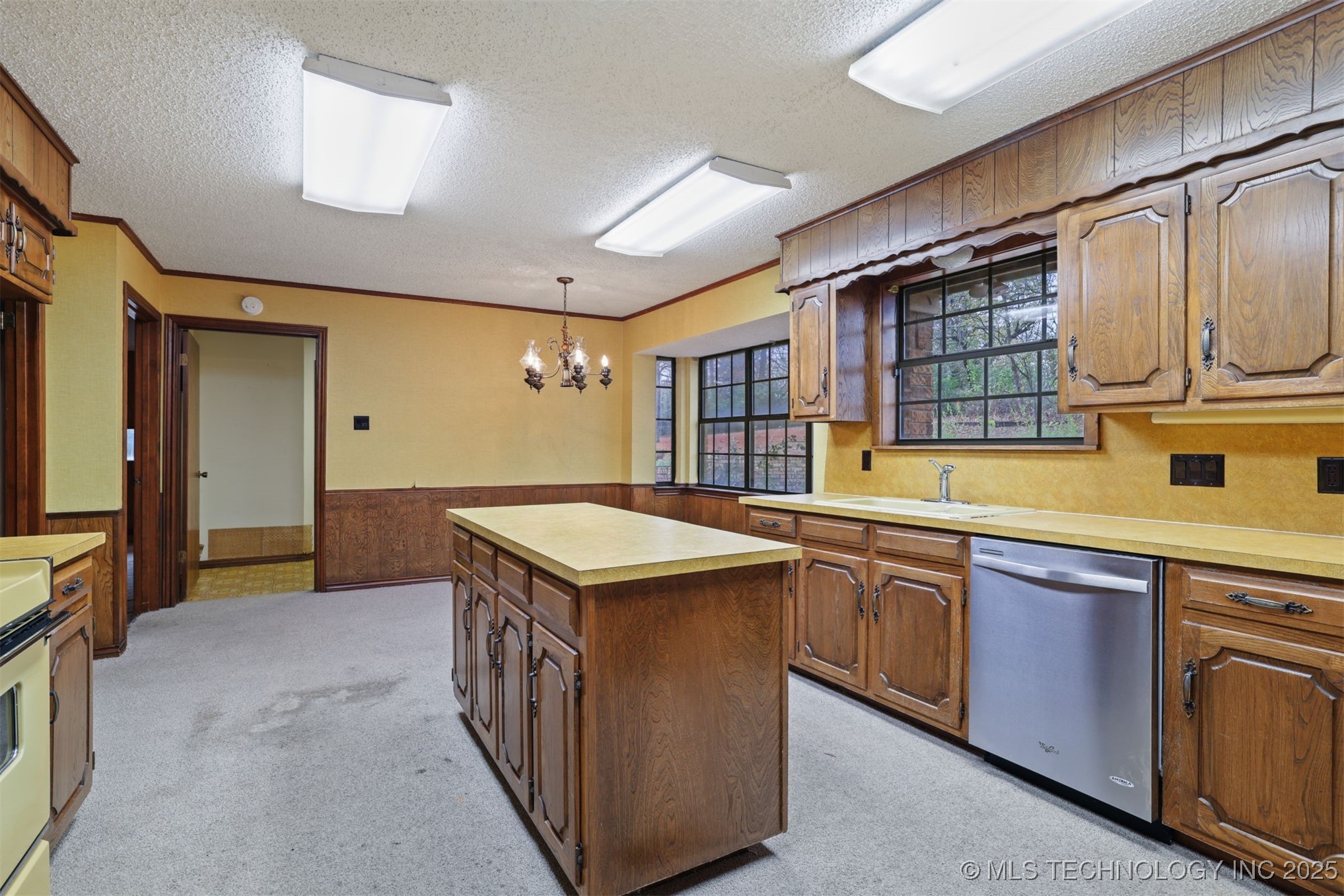 921 Crooked Oak Drive Property Photo 23