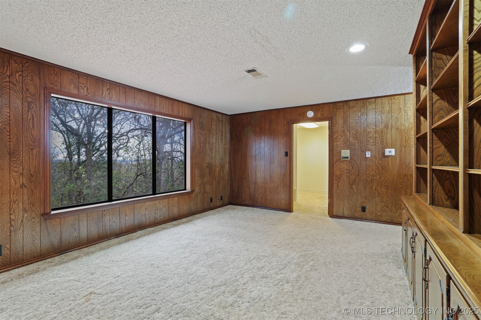 921 Crooked Oak Drive Property Photo 32