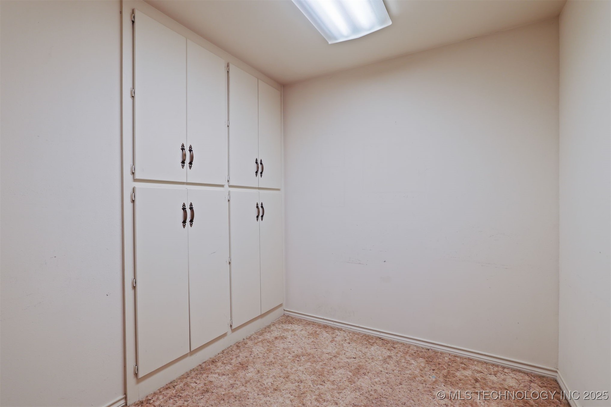 921 Crooked Oak Drive Property Photo 34