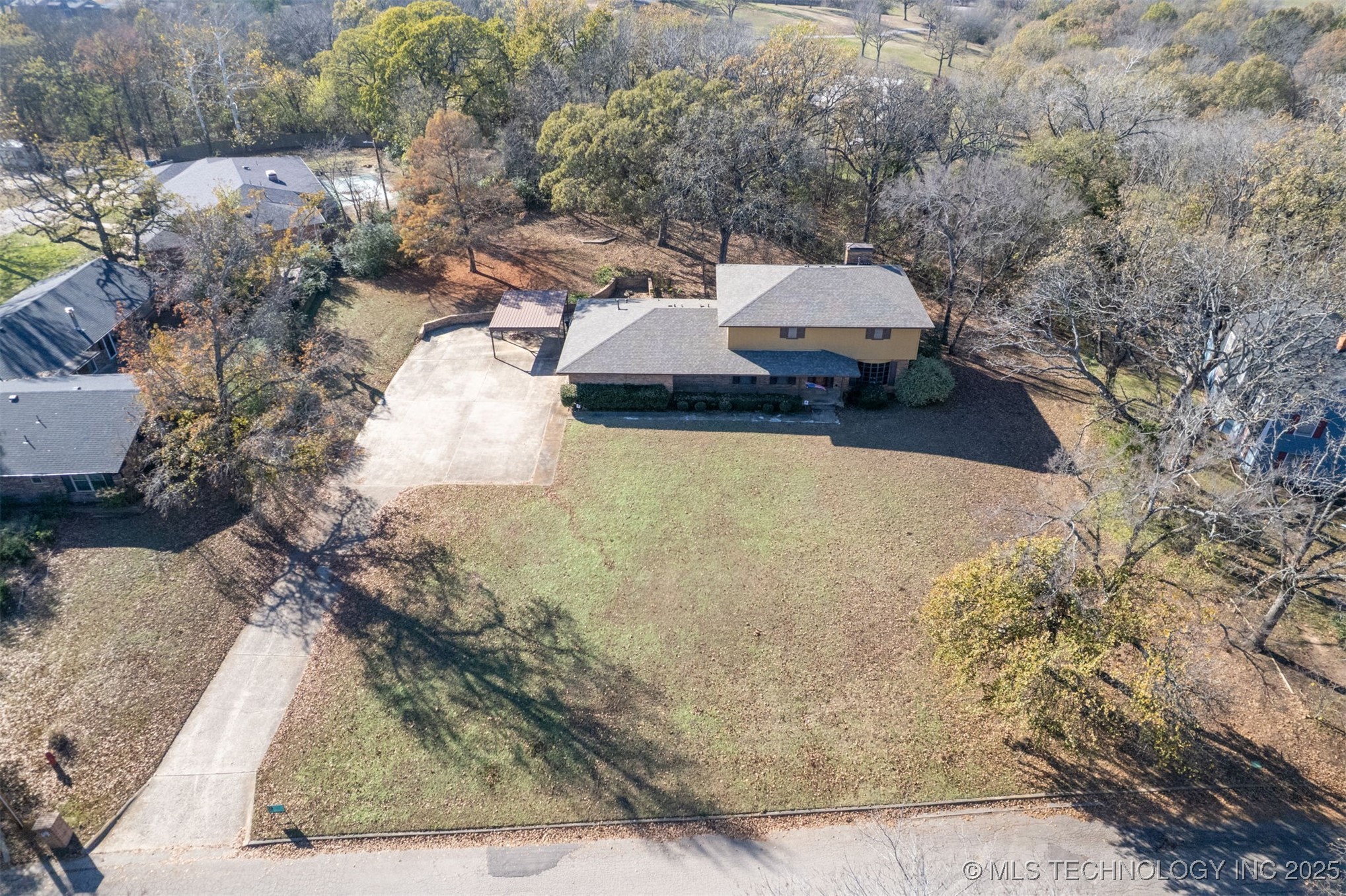 921 Crooked Oak Drive Property Photo 35