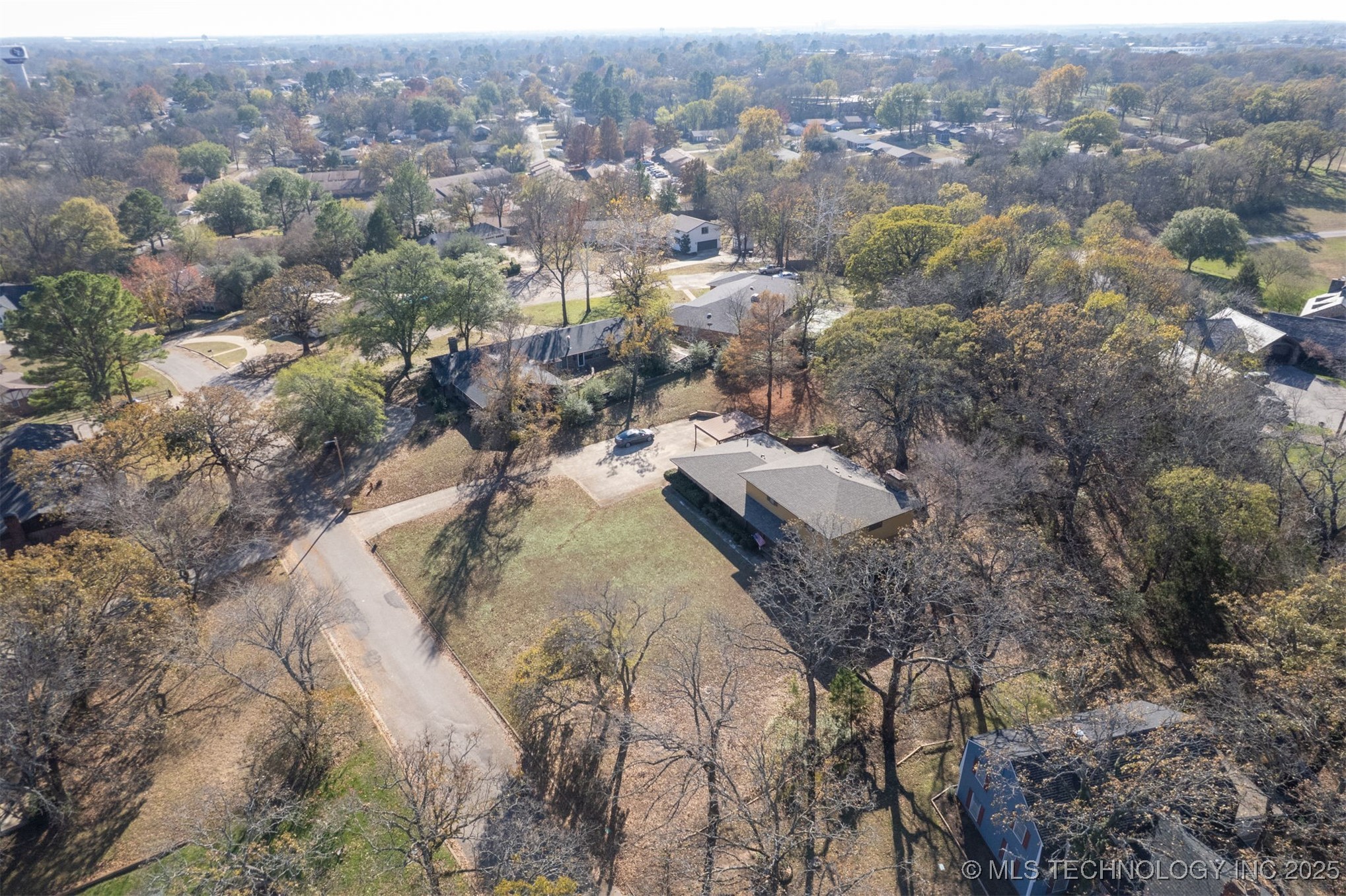 921 Crooked Oak Drive Property Photo 36