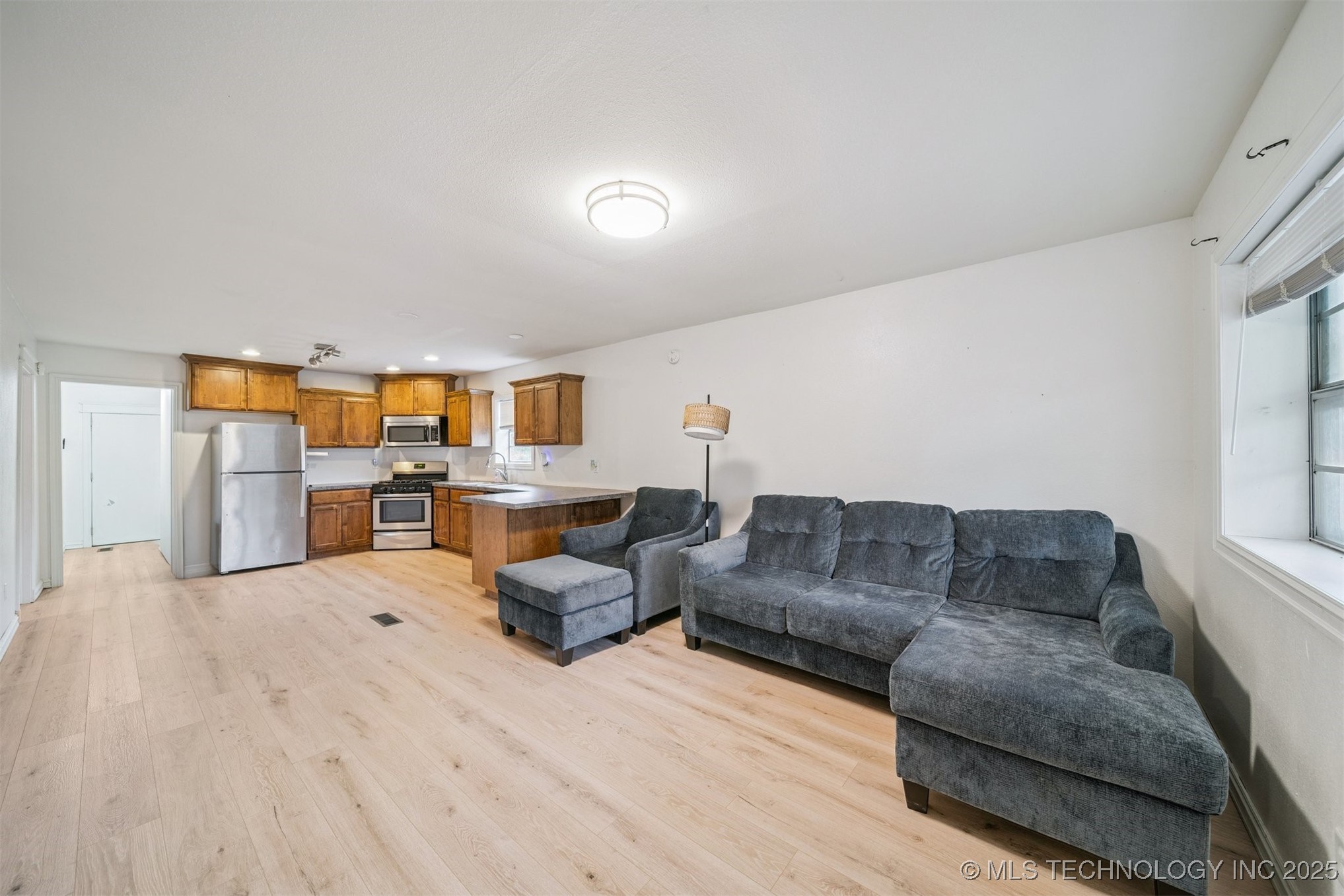 1217 E Cherry Street Property Photo 4