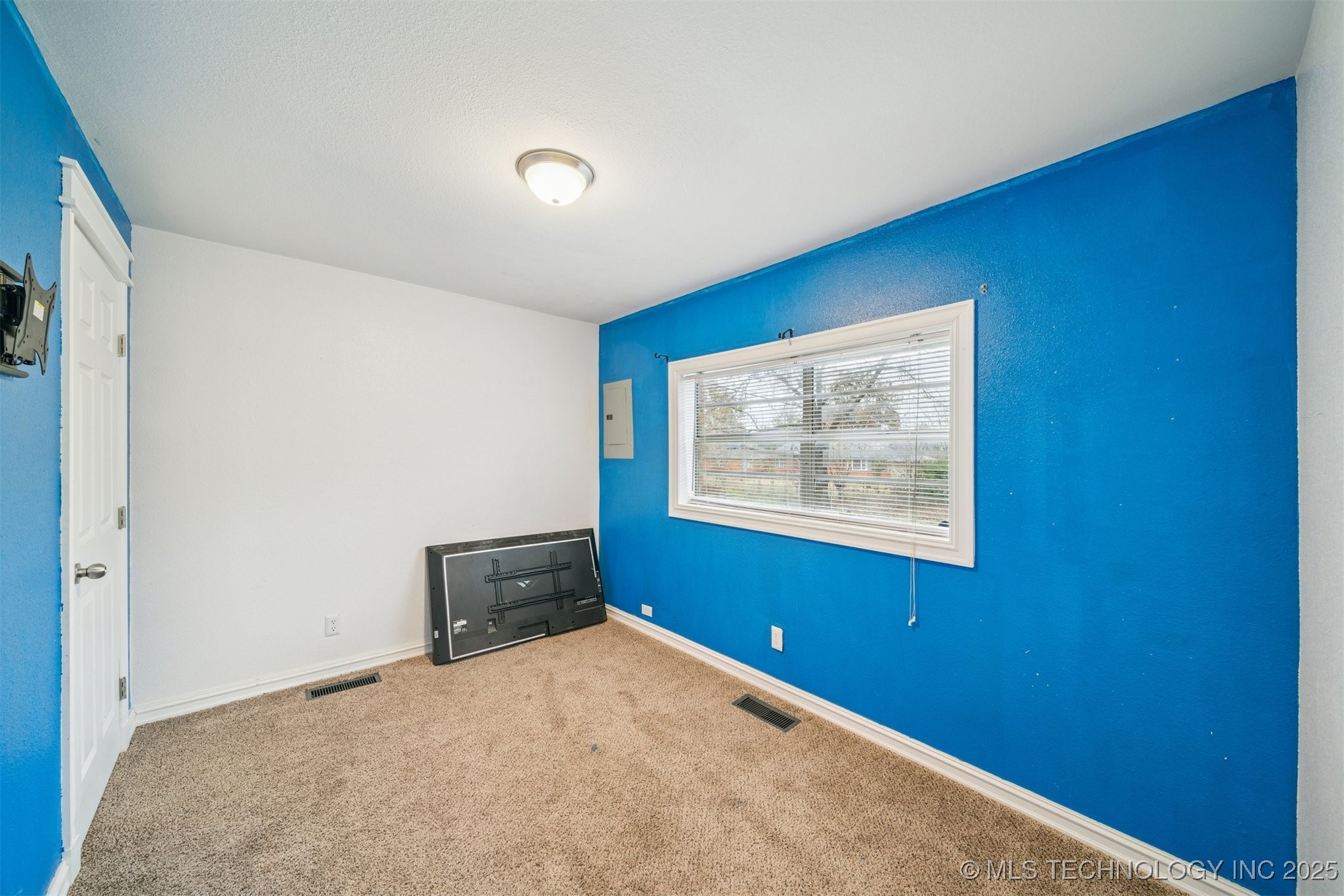 1217 E Cherry Street Property Photo 8