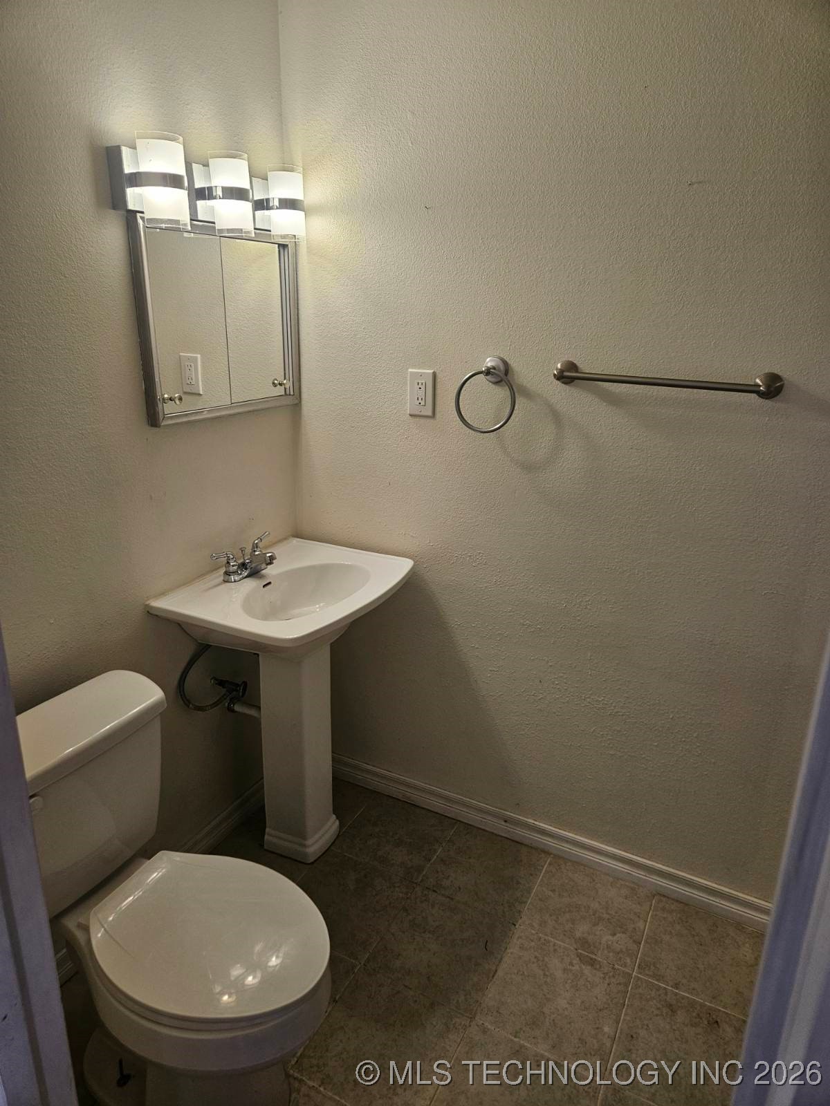 1217 E Cherry Street Property Photo 18