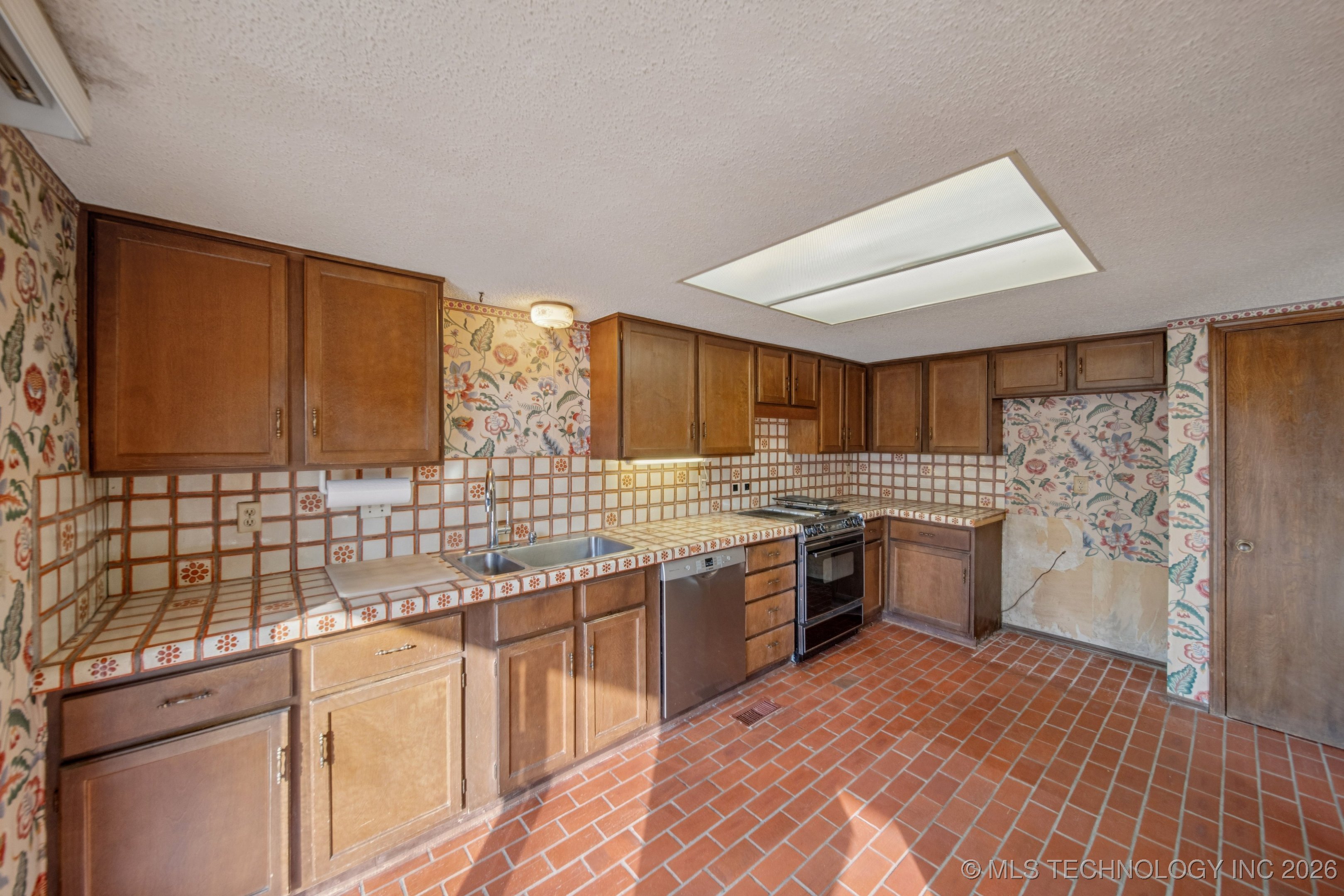 7432 S Winston Place 701 Property Photo 8