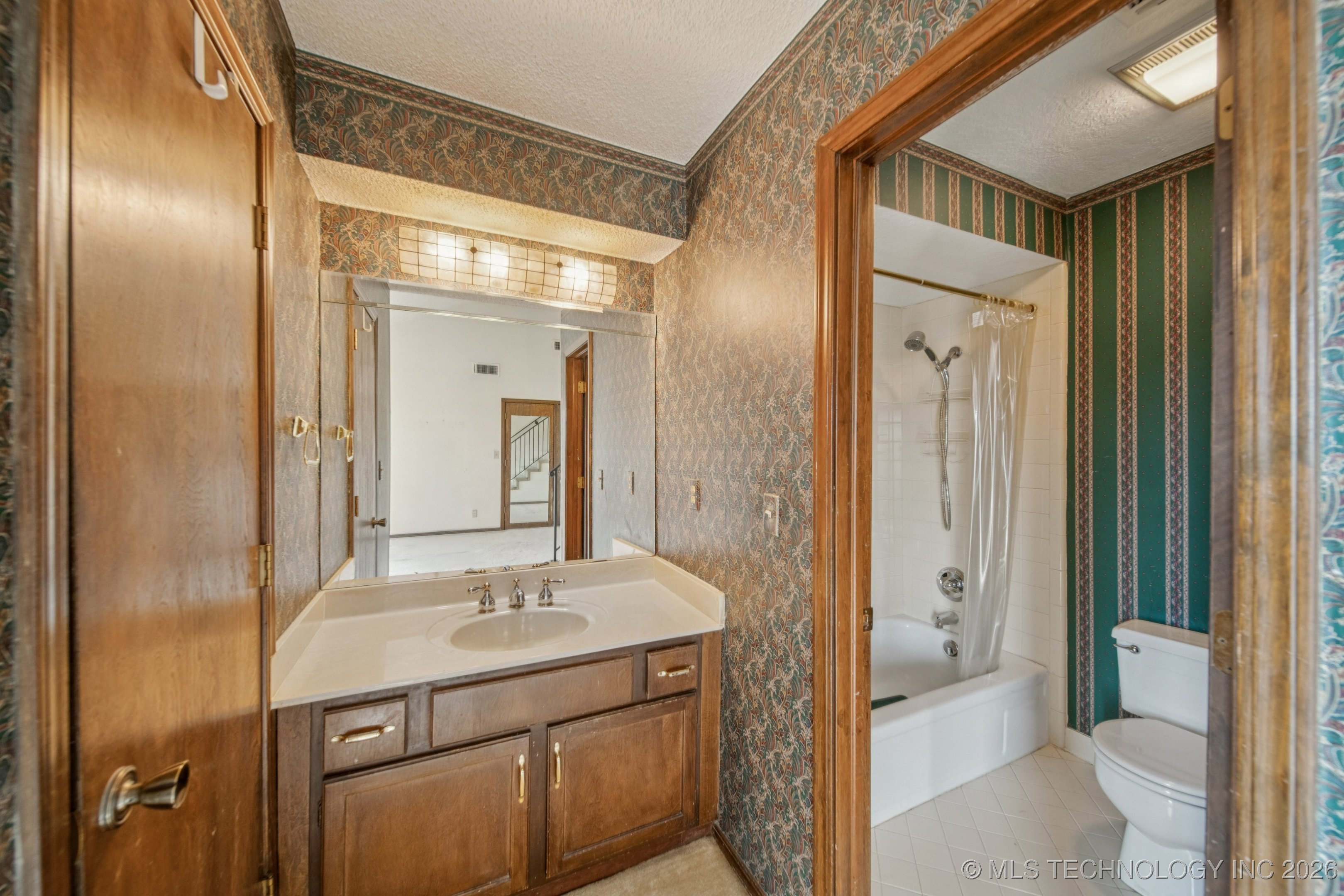 7432 S Winston Place 701 Property Photo 13