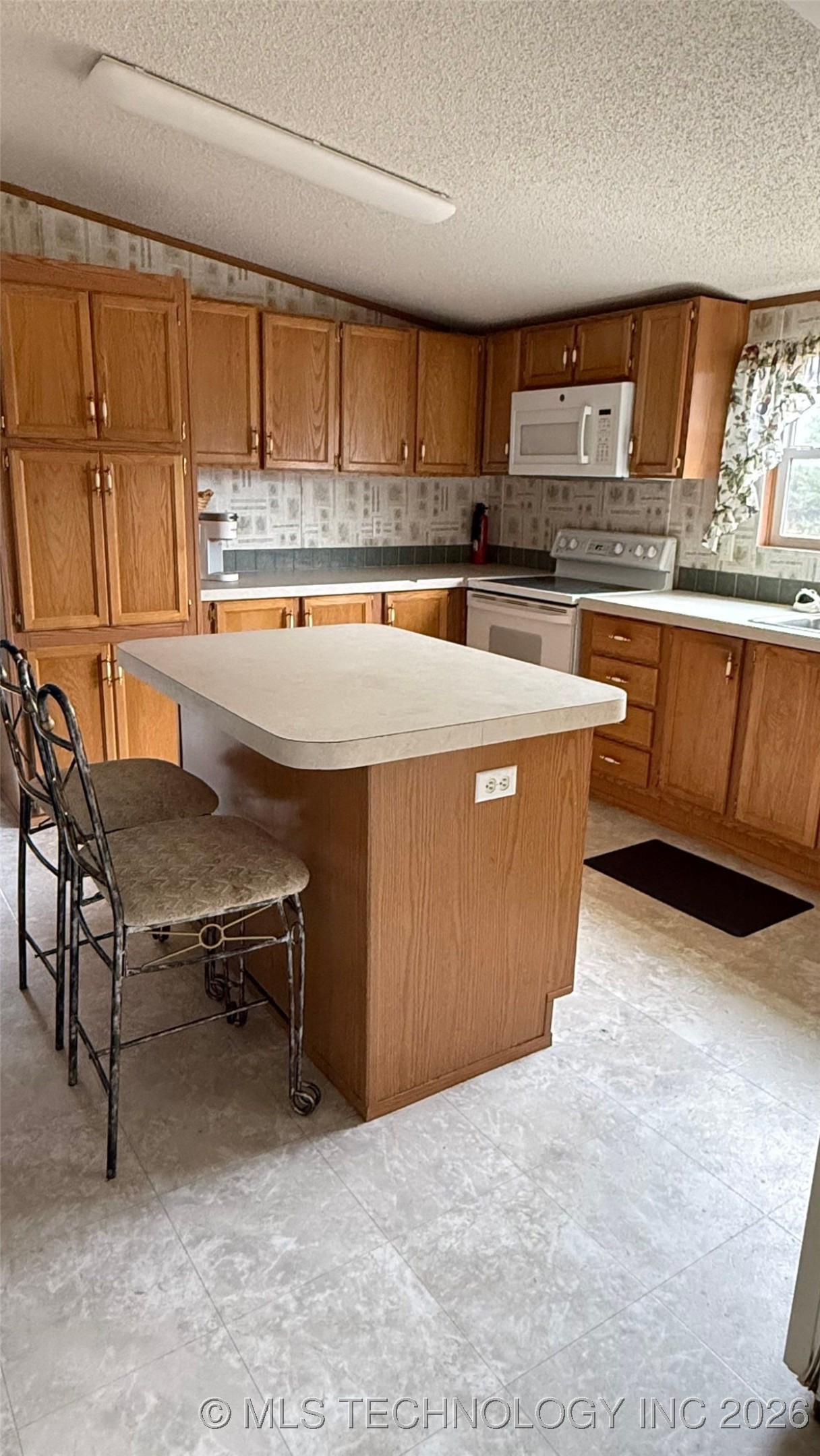 11292 County Road 3600 Property Photo 6