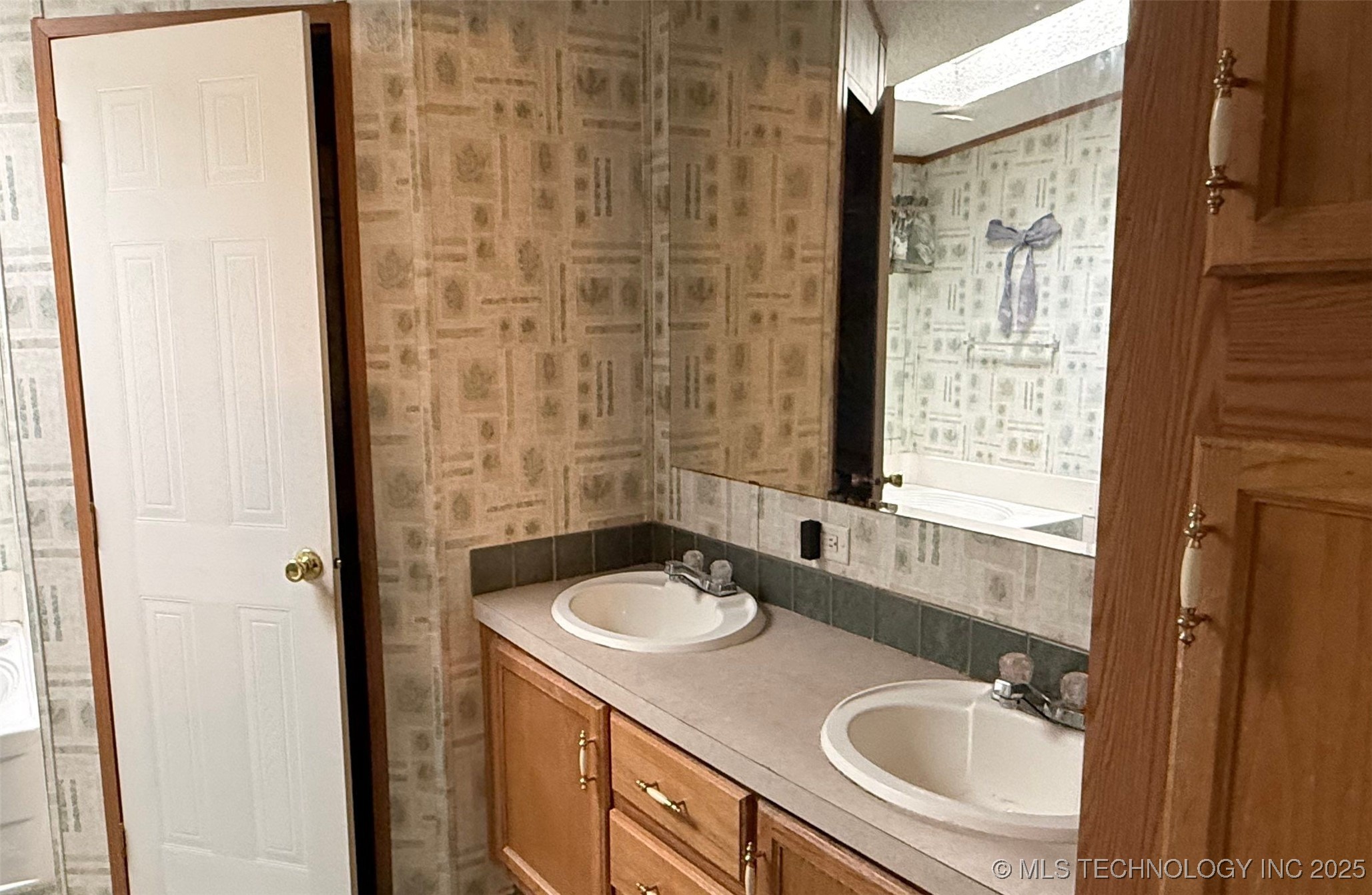 11292 County Road 3600 Property Photo 12