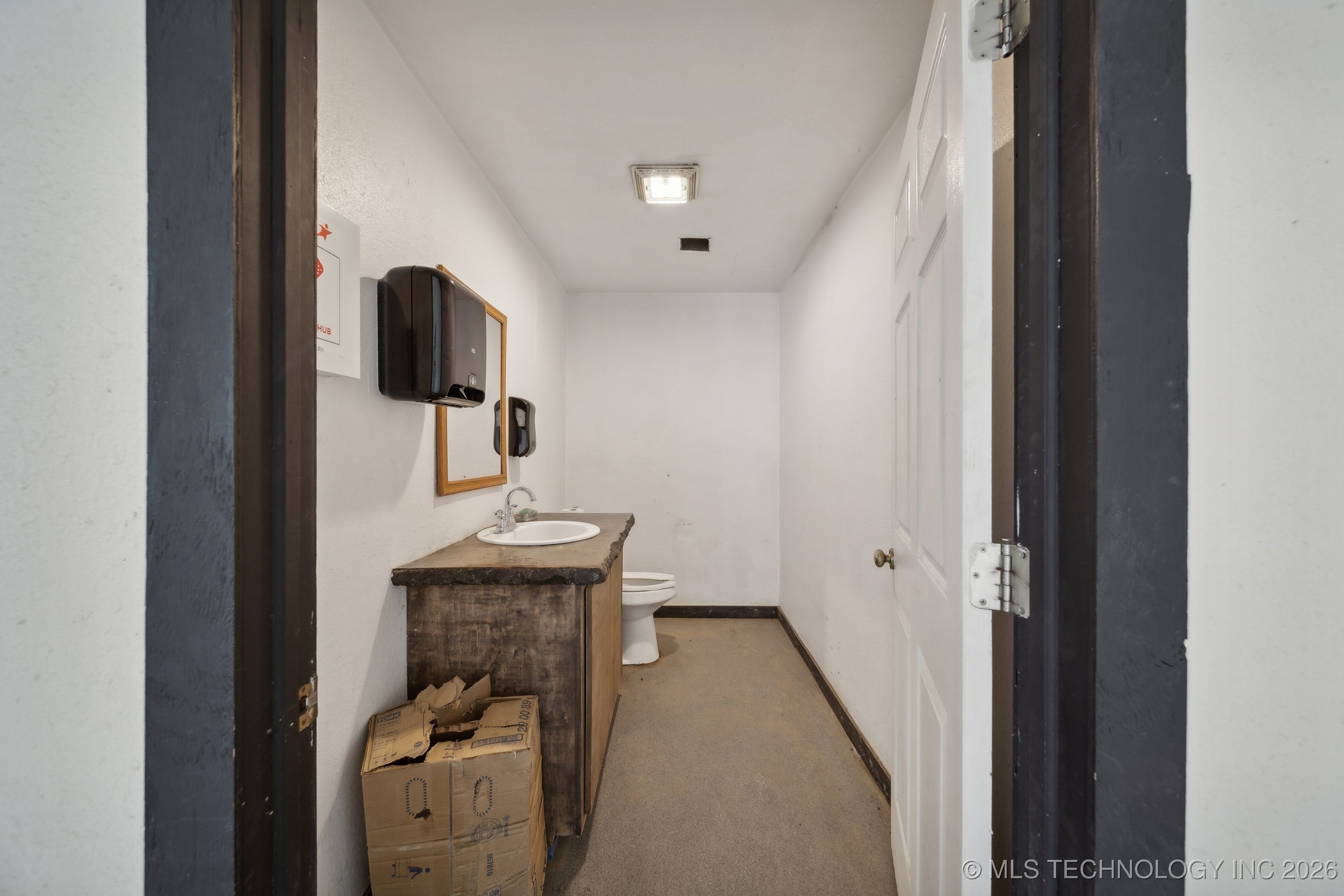 104 N Lombard Lane Property Photo 17