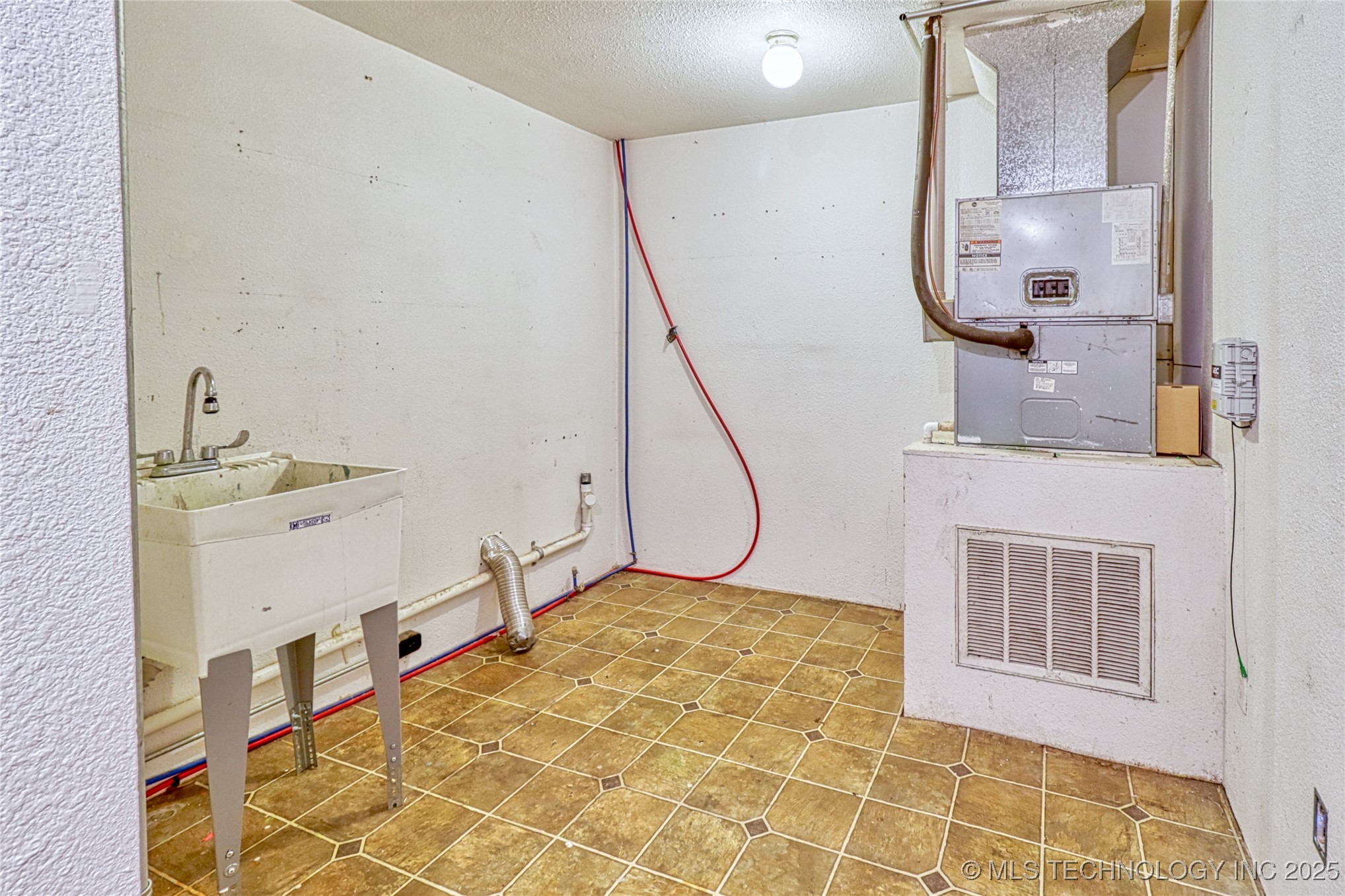 37 Foley Property Photo 26