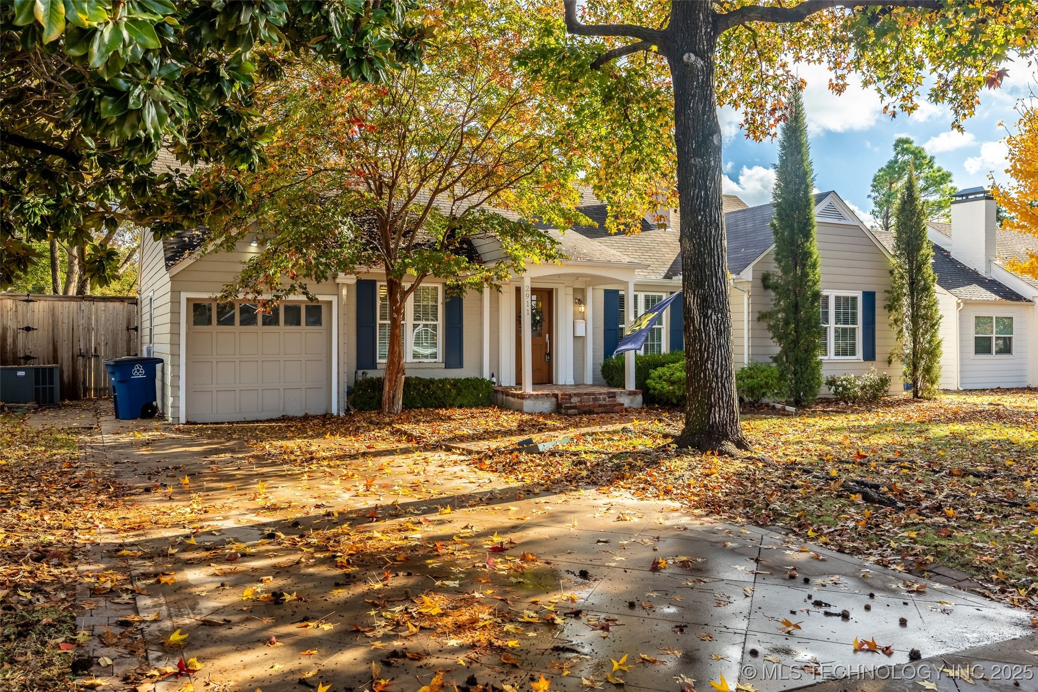 2911 S Boston Court Property Photo 2