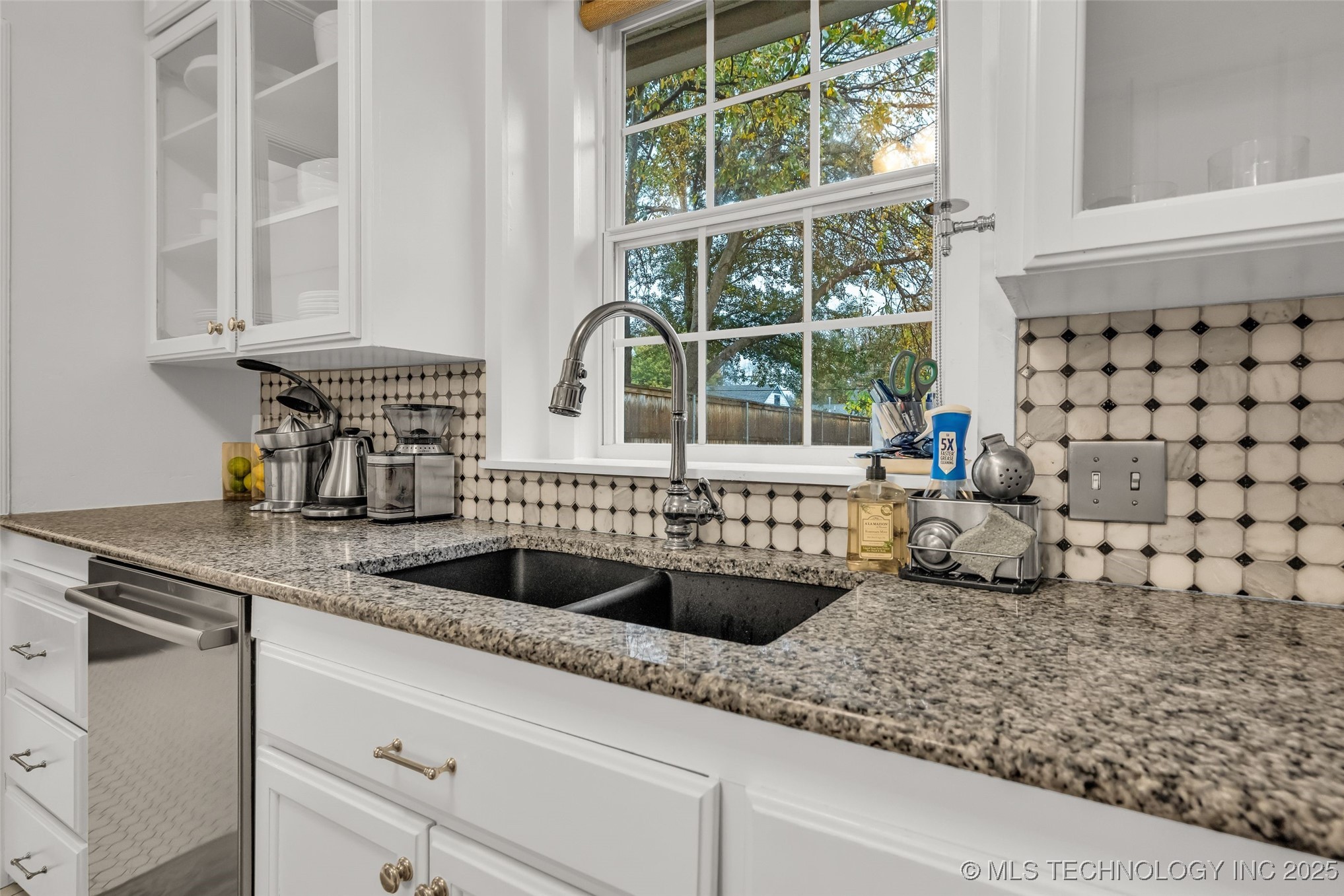 2911 S Boston Court Property Photo 15