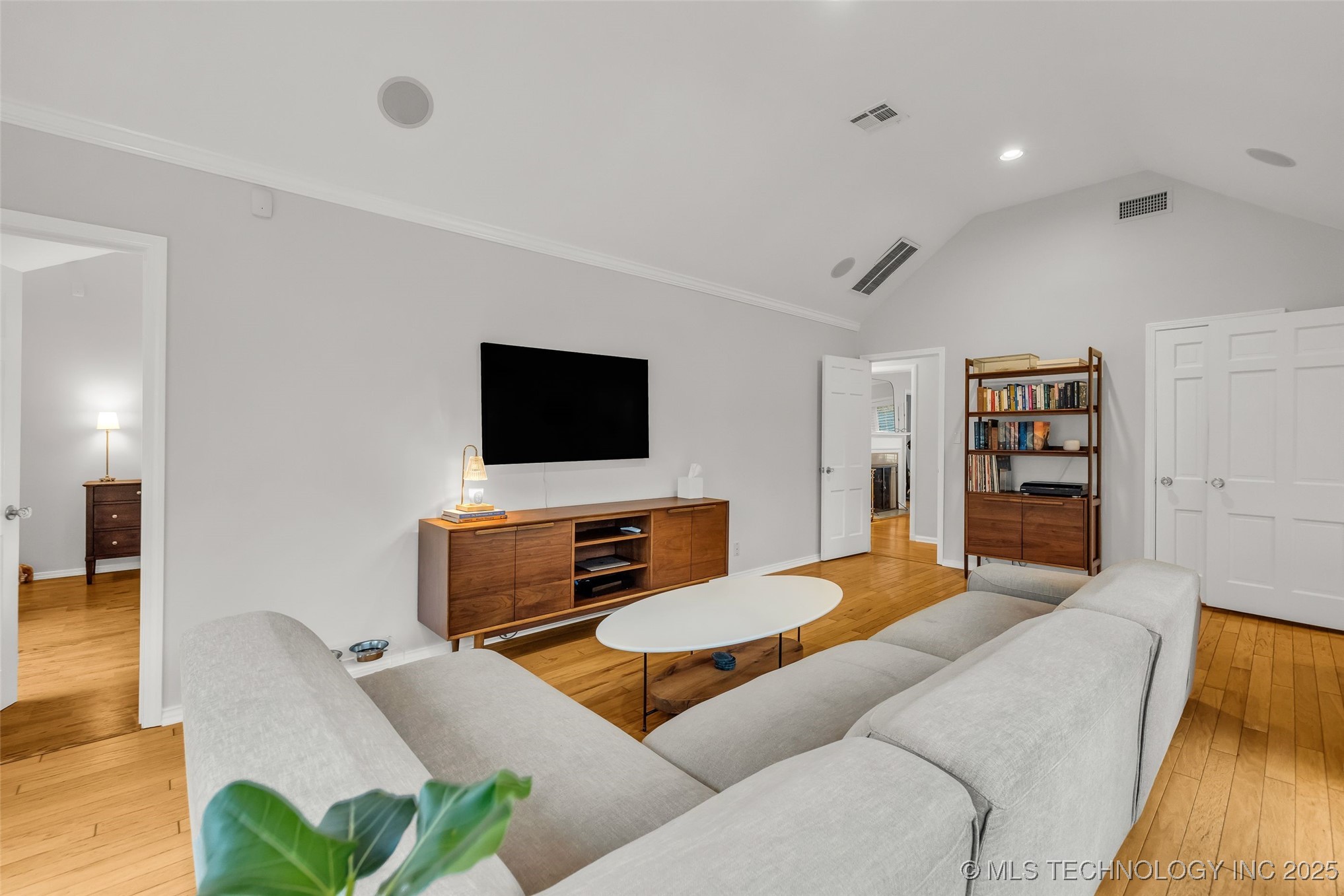 2911 S Boston Court Property Photo 21