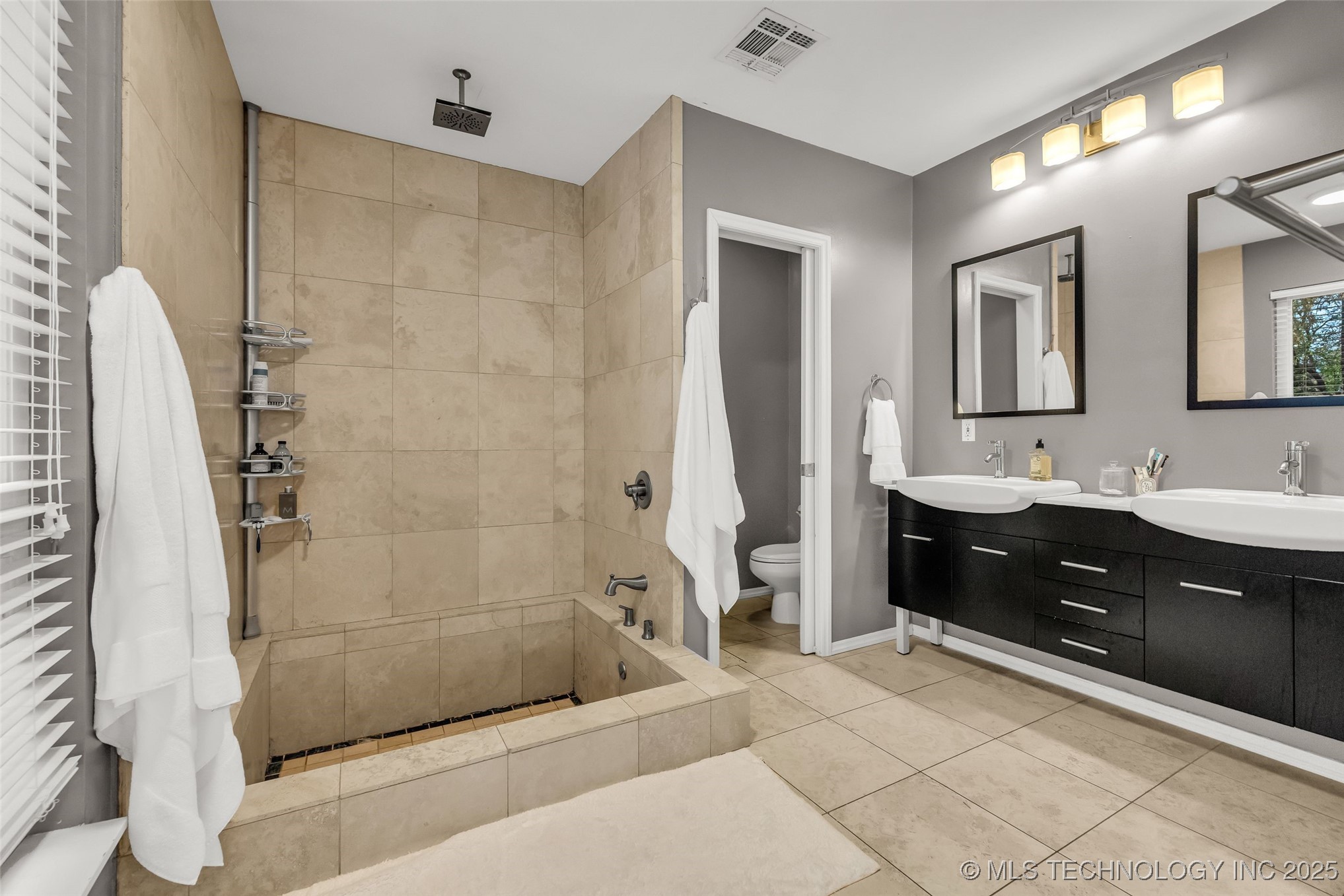 2911 S Boston Court Property Photo 26