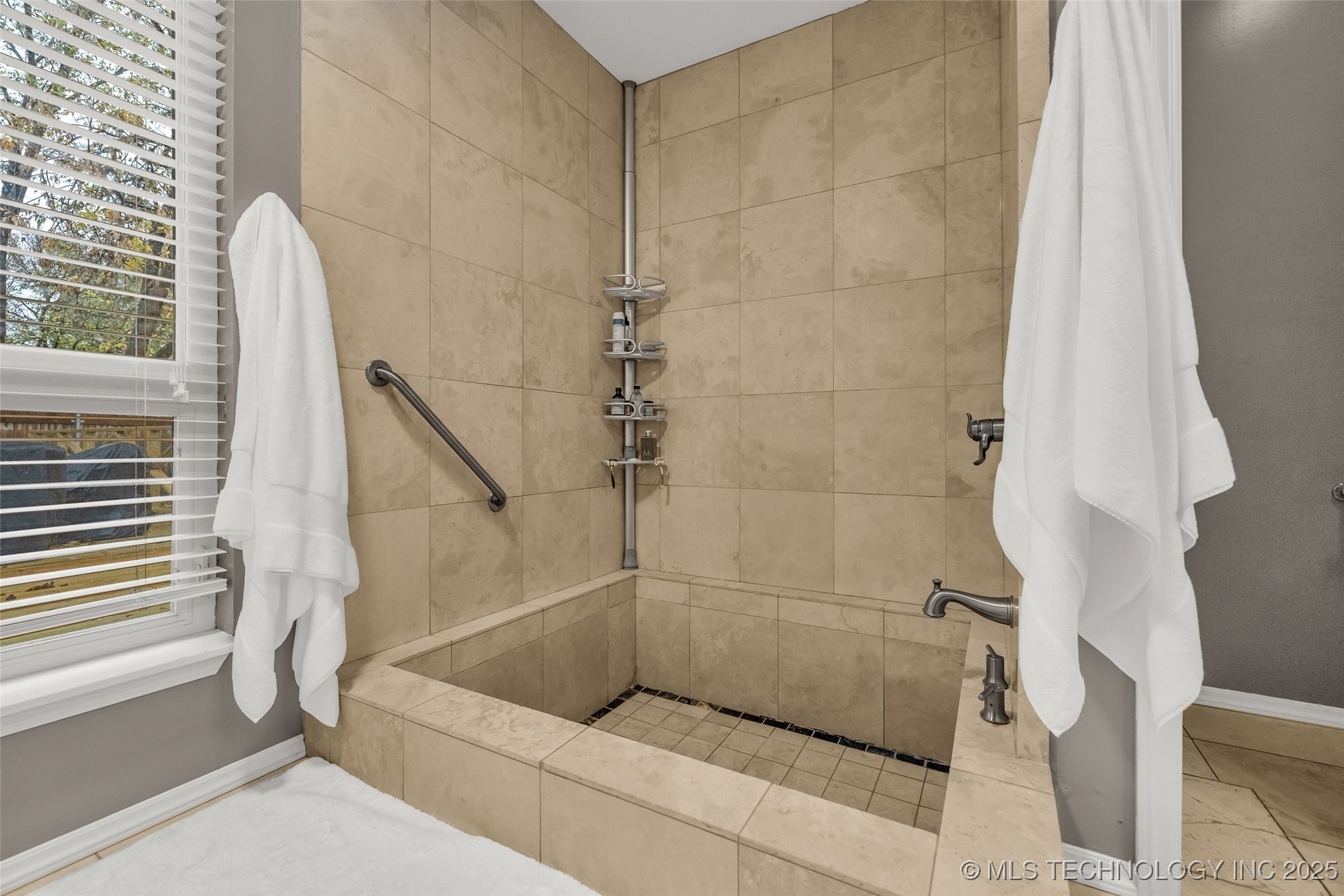 2911 S Boston Court Property Photo 27