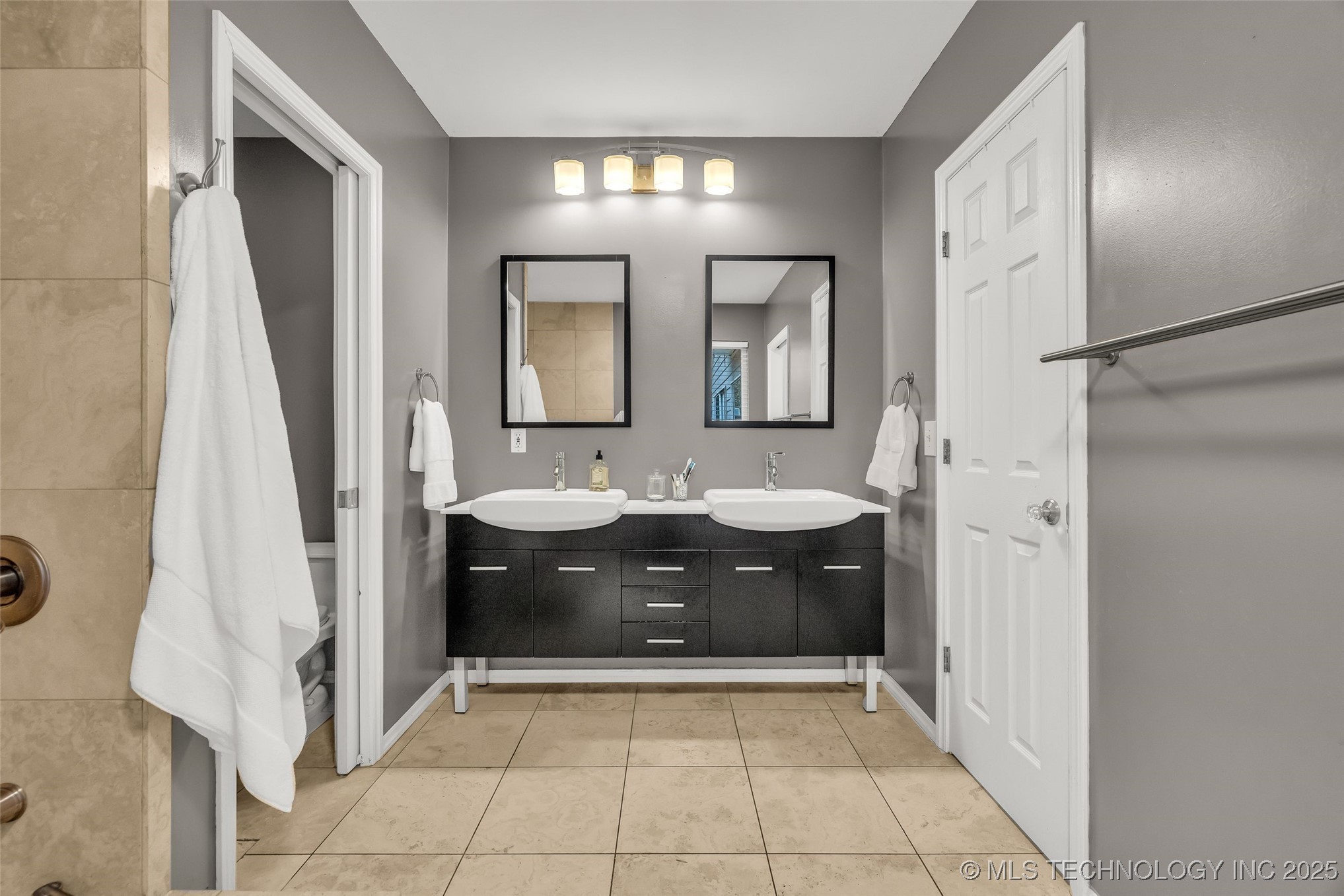 2911 S Boston Court Property Photo 28