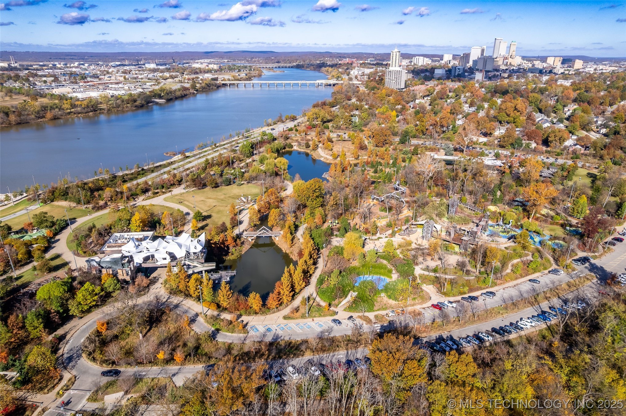 2911 S Boston Court Property Photo 48