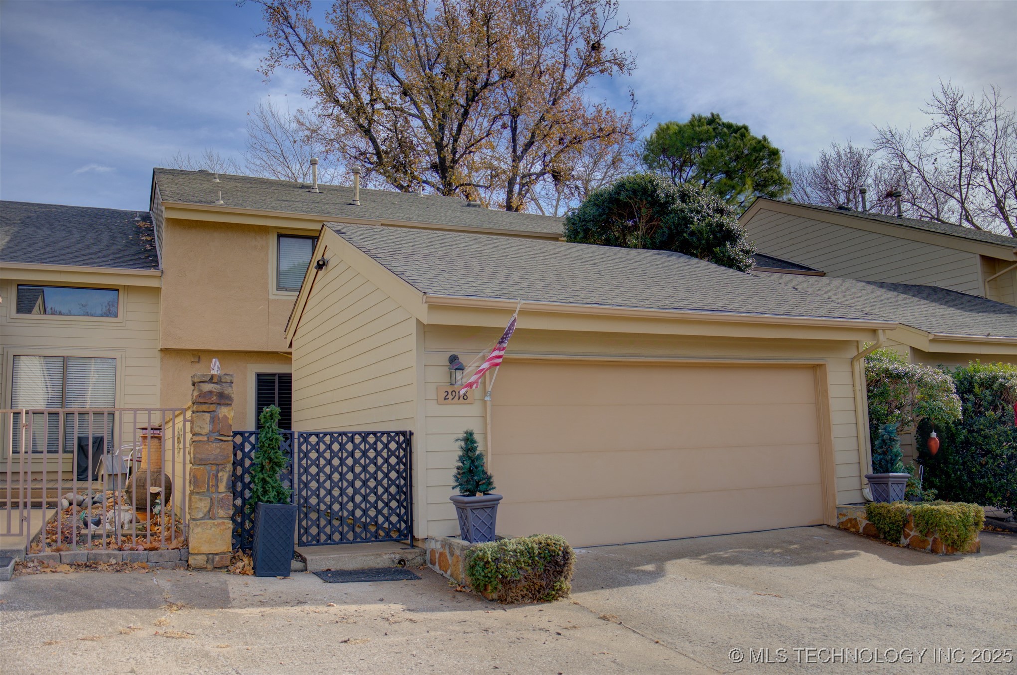 2918 E 84th Street 29 Property Photo 1