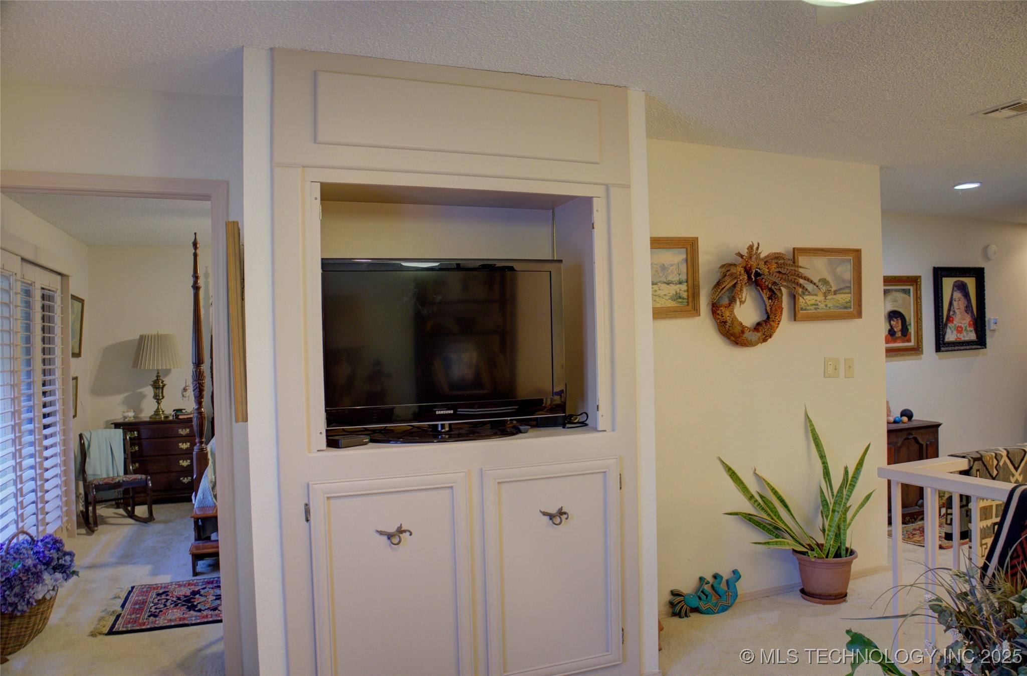 2918 E 84th Street 29 Property Photo 34