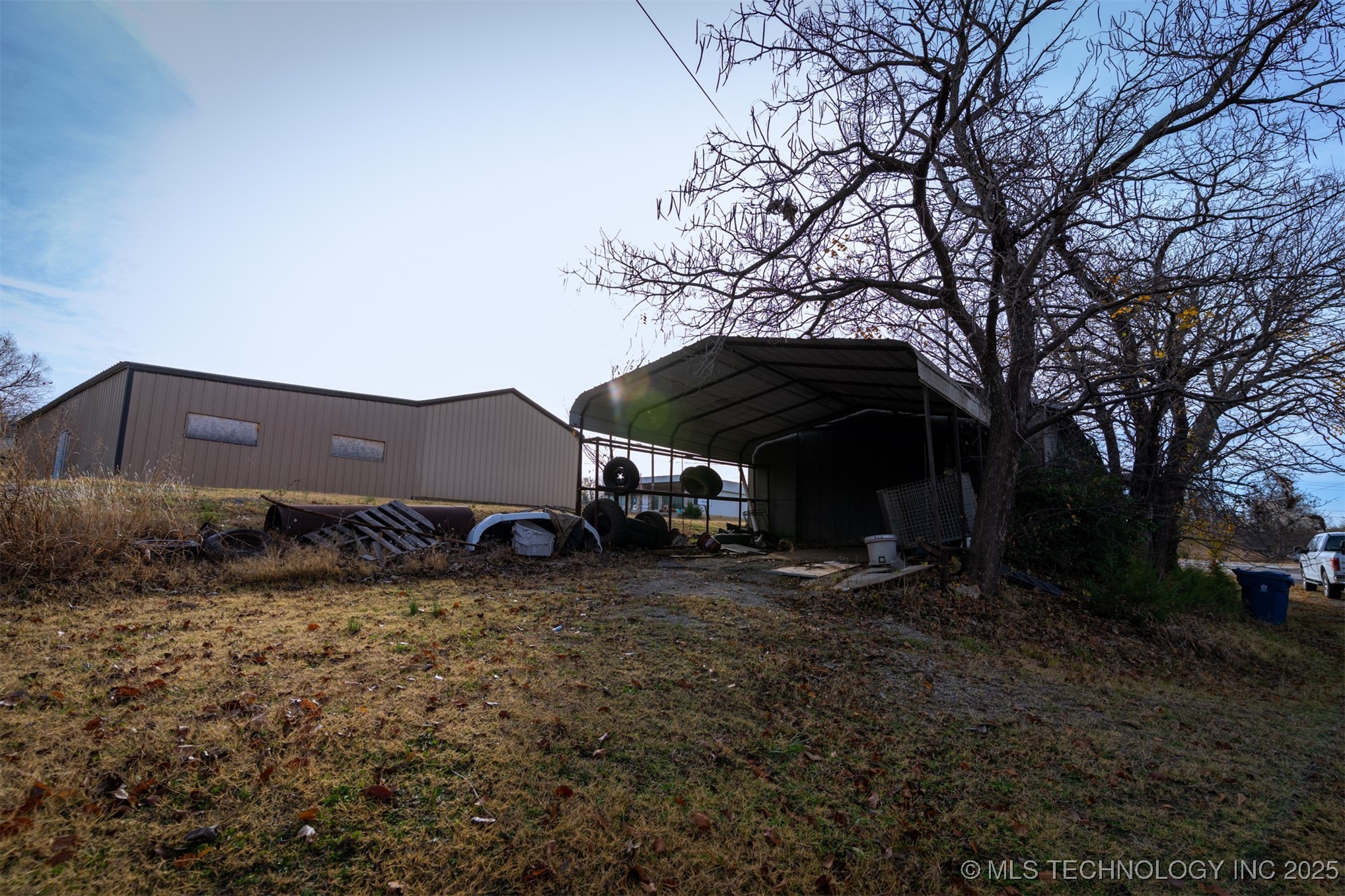 501 E Broadway Street Property Photo 3