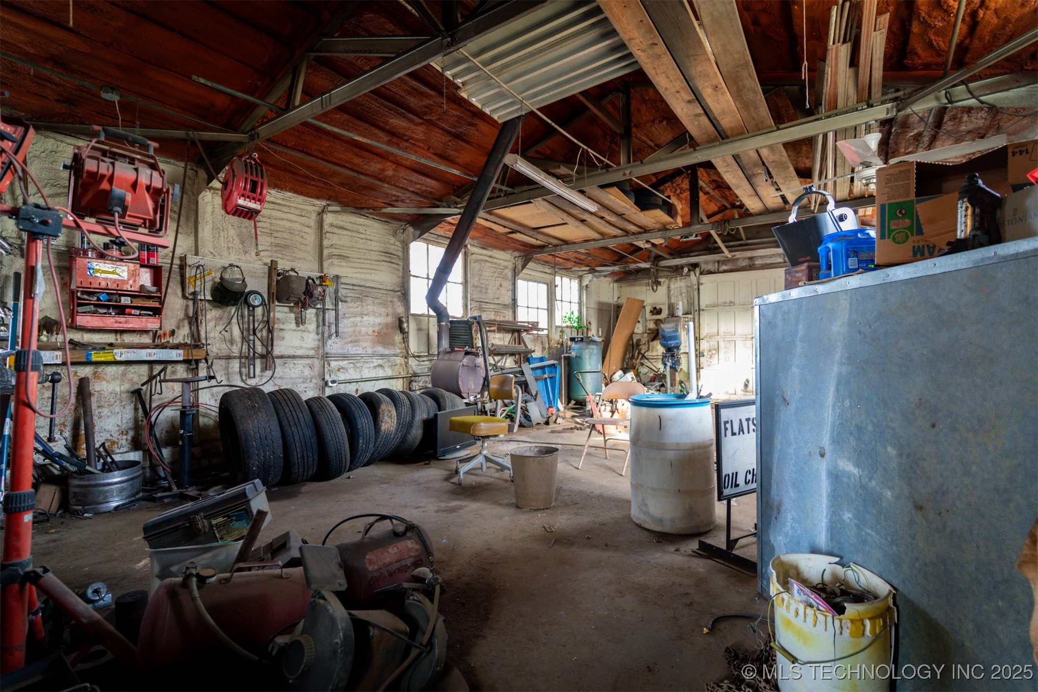 501 E Broadway Street Property Photo 4