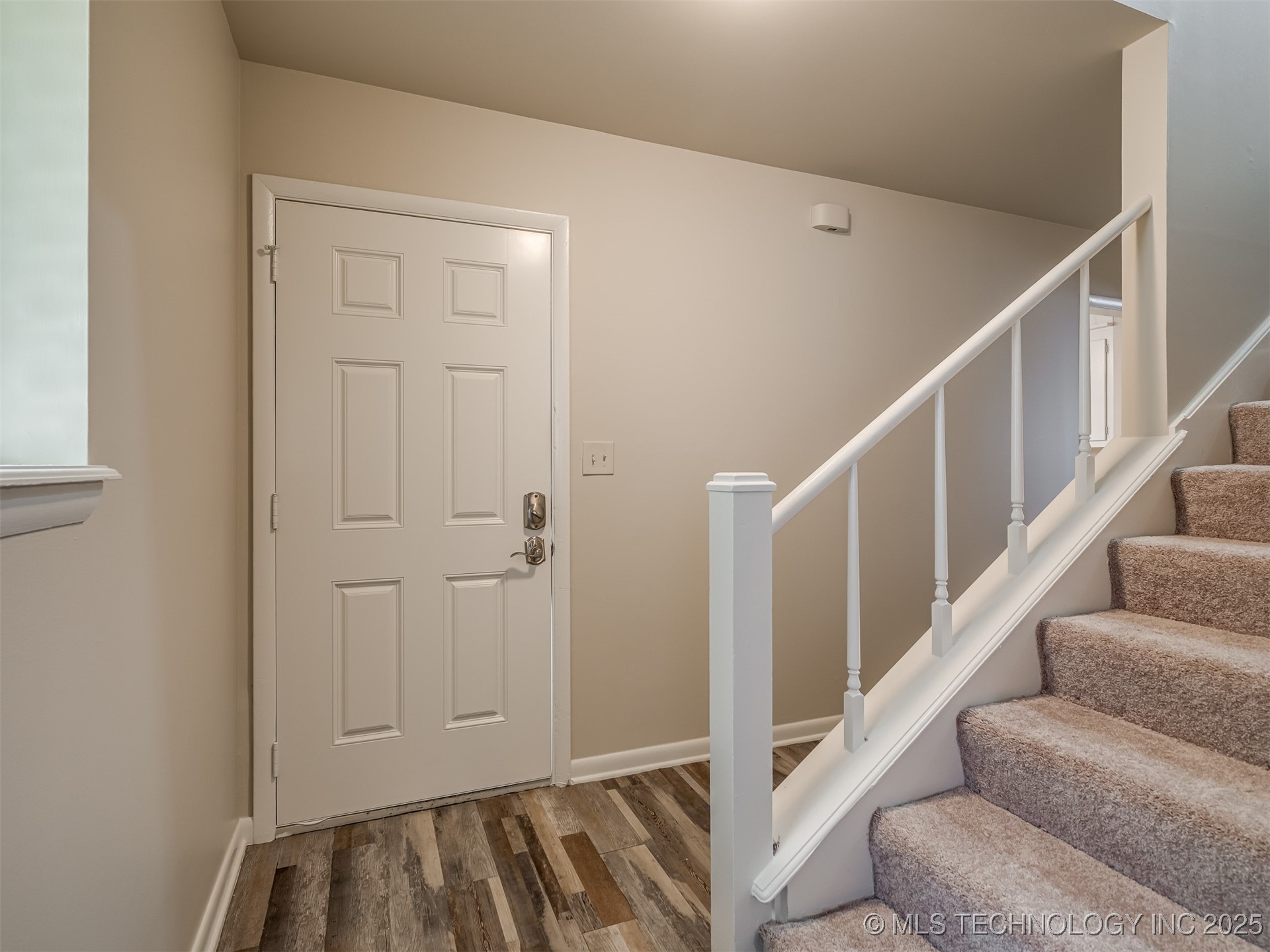 1737 E 56th Street Property Photo 6