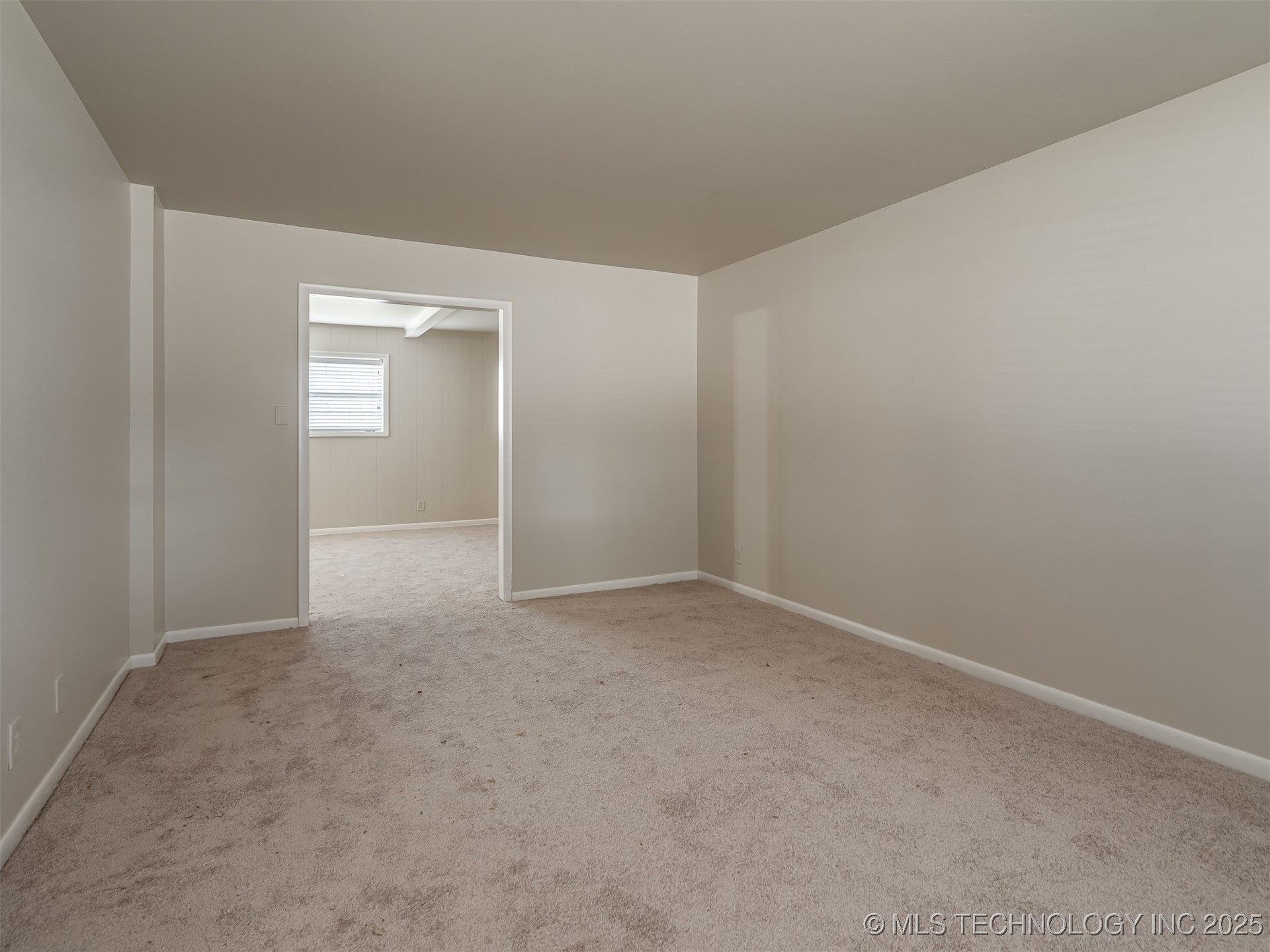 1737 E 56th Street Property Photo 9