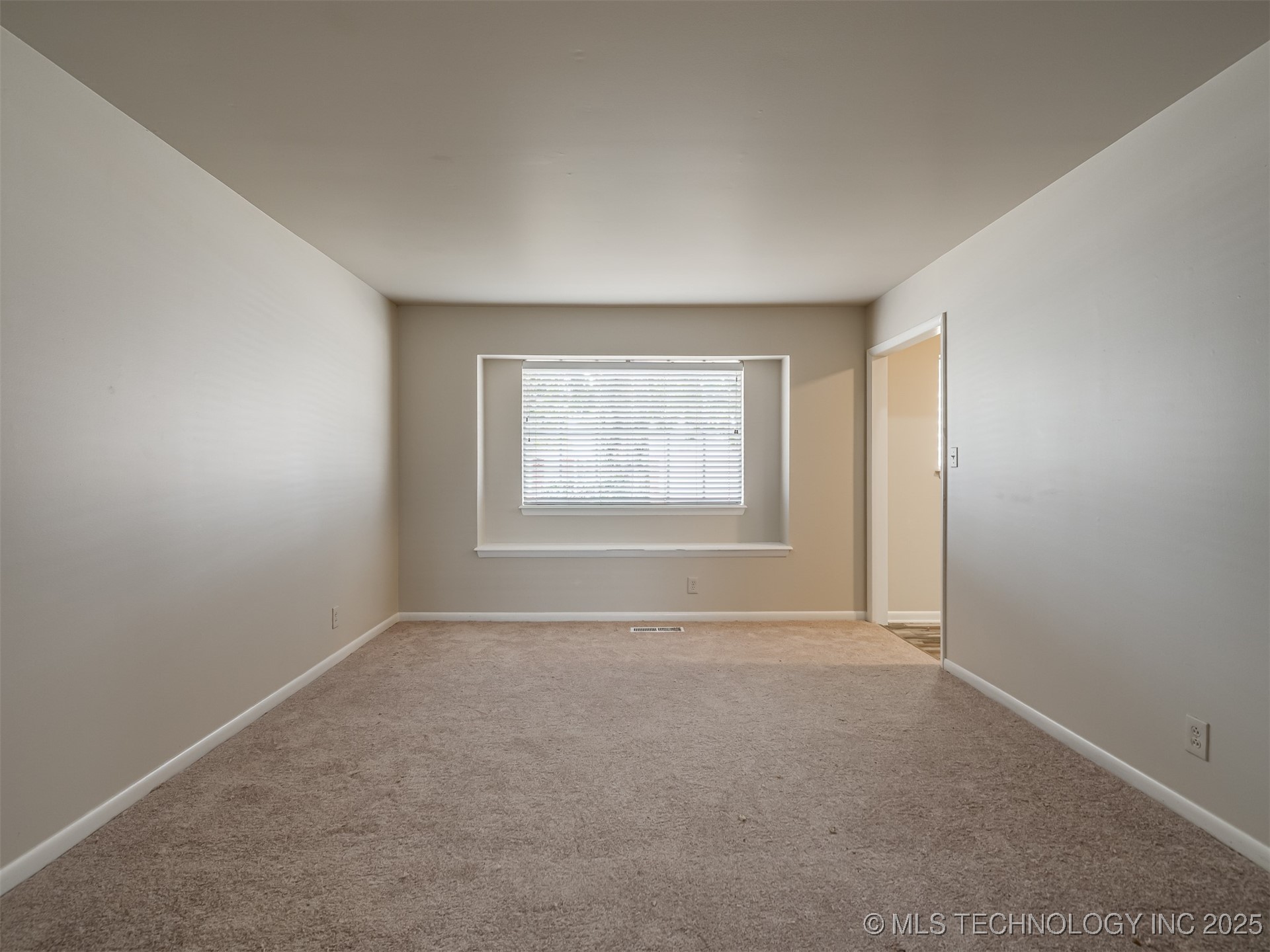 1737 E 56th Street Property Photo 10