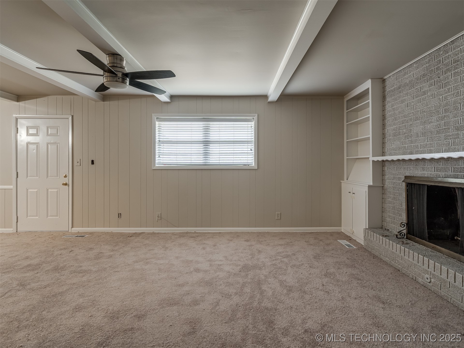 1737 E 56th Street Property Photo 11