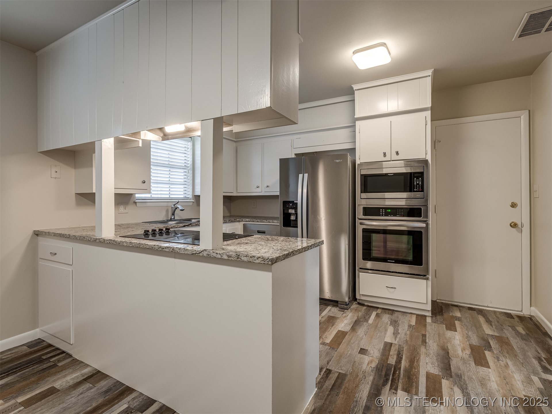 1737 E 56th Street Property Photo 22