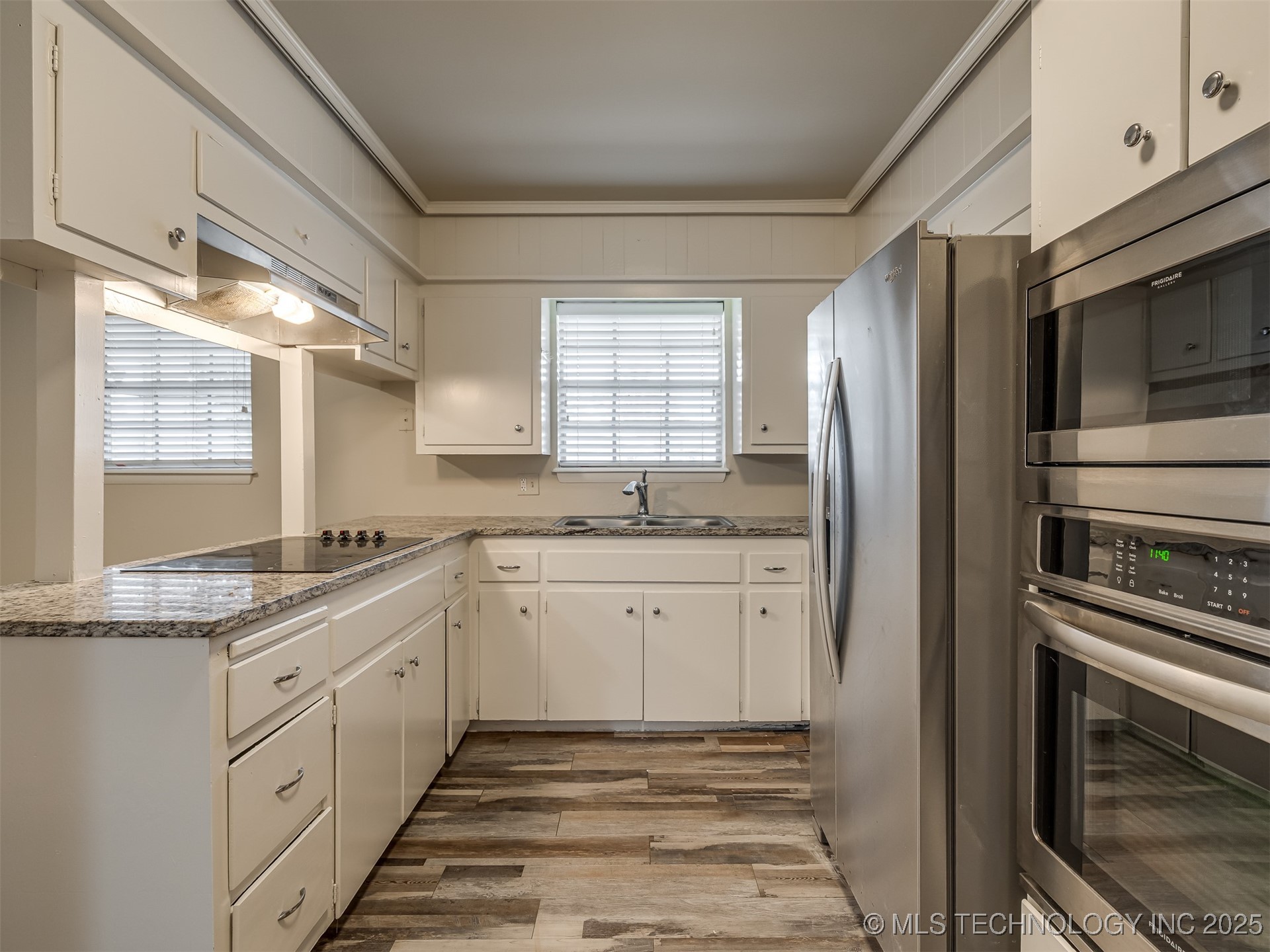 1737 E 56th Street Property Photo 23