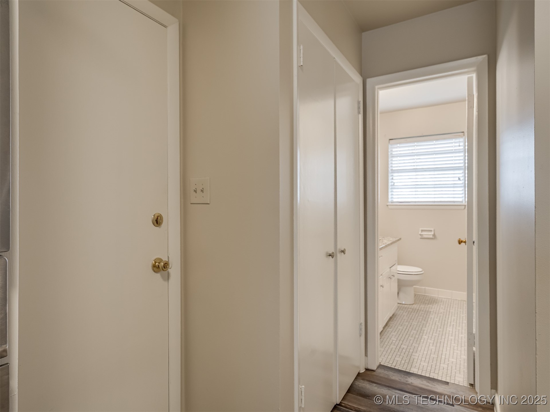 1737 E 56th Street Property Photo 27