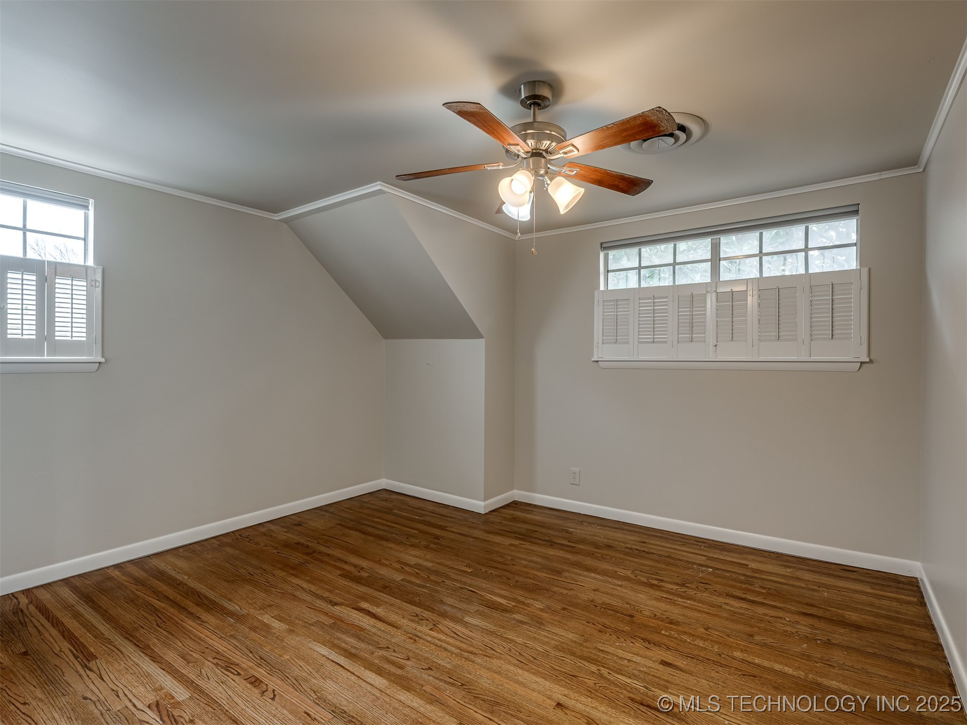 1737 E 56th Street Property Photo 31