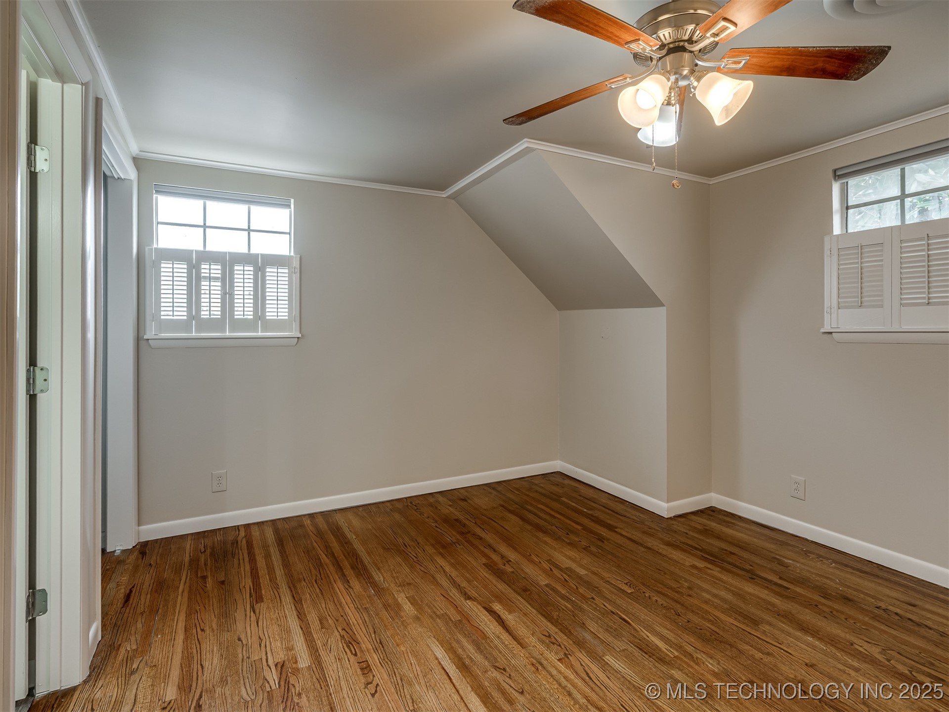 1737 E 56th Street Property Photo 32