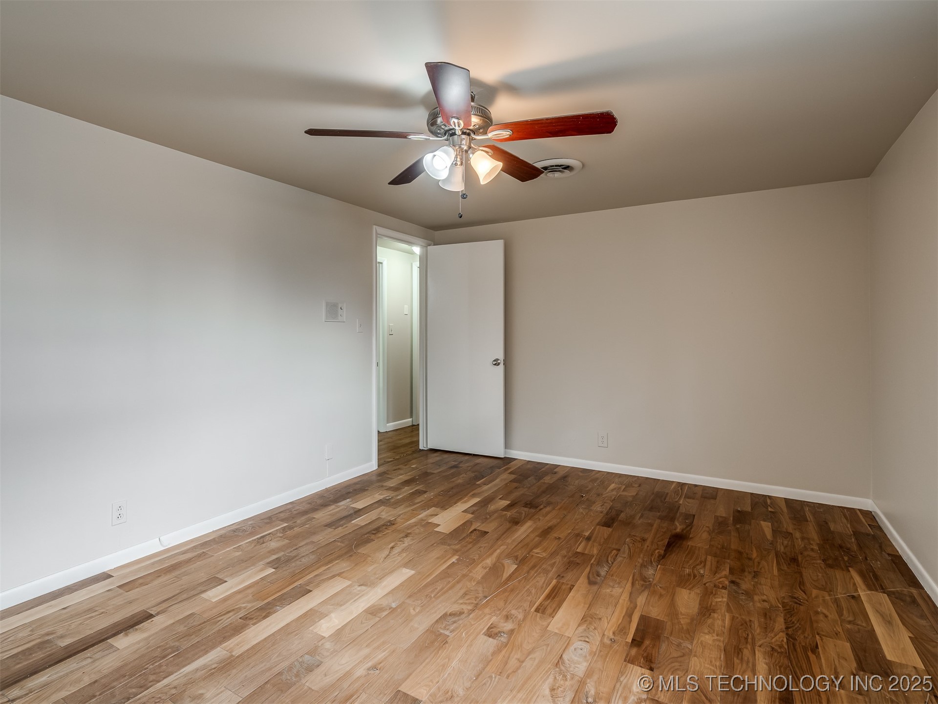 1737 E 56th Street Property Photo 40