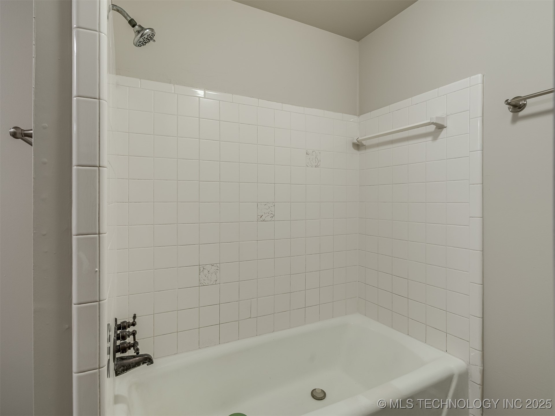 1737 E 56th Street Property Photo 46