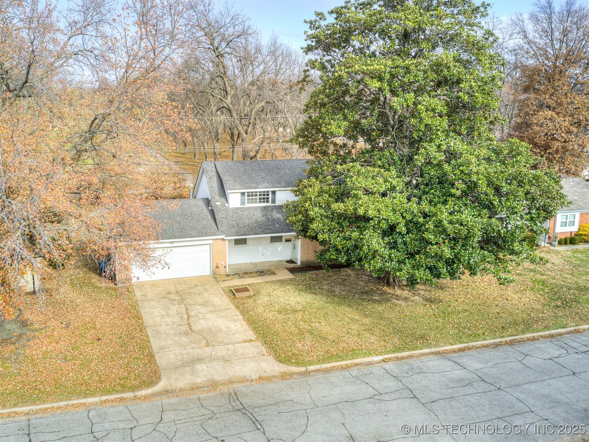 1737 E 56th Street Property Photo 52