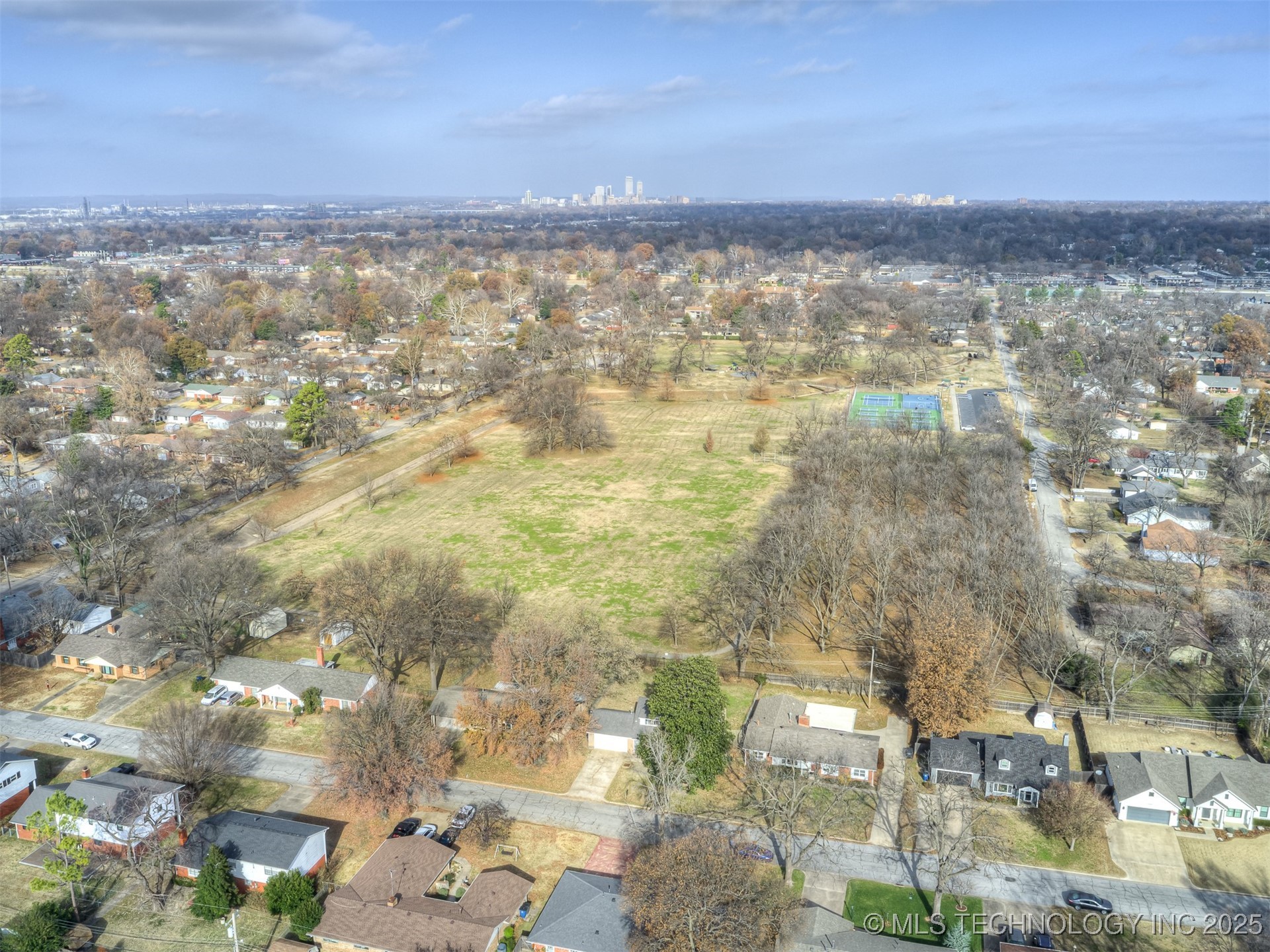 1737 E 56th Street Property Photo 54